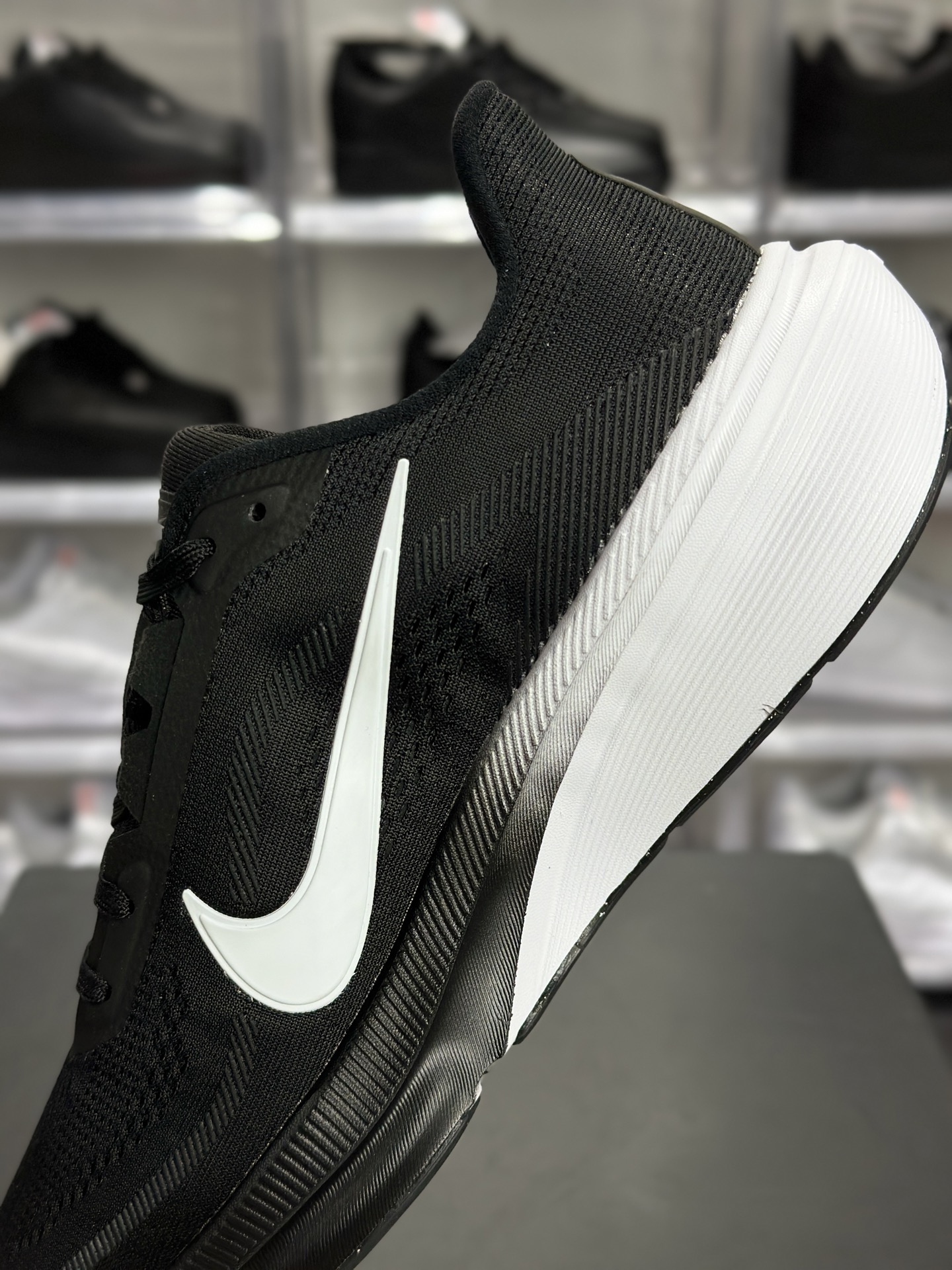 Nike Air Zoom Pegasus 42 飞马 42(黑白款) IB1881-001-莆田鞋,莆田鞋货源,高仿鞋,高仿鞋货源,安福档口,莆田高仿鞋,莆田鞋批发,高仿鞋批发,莆田高仿运动鞋,高仿运动鞋,莆田运动鞋 Nike Air Zoom Pegasus 42 飞马 42(黑白款) IB1881-001