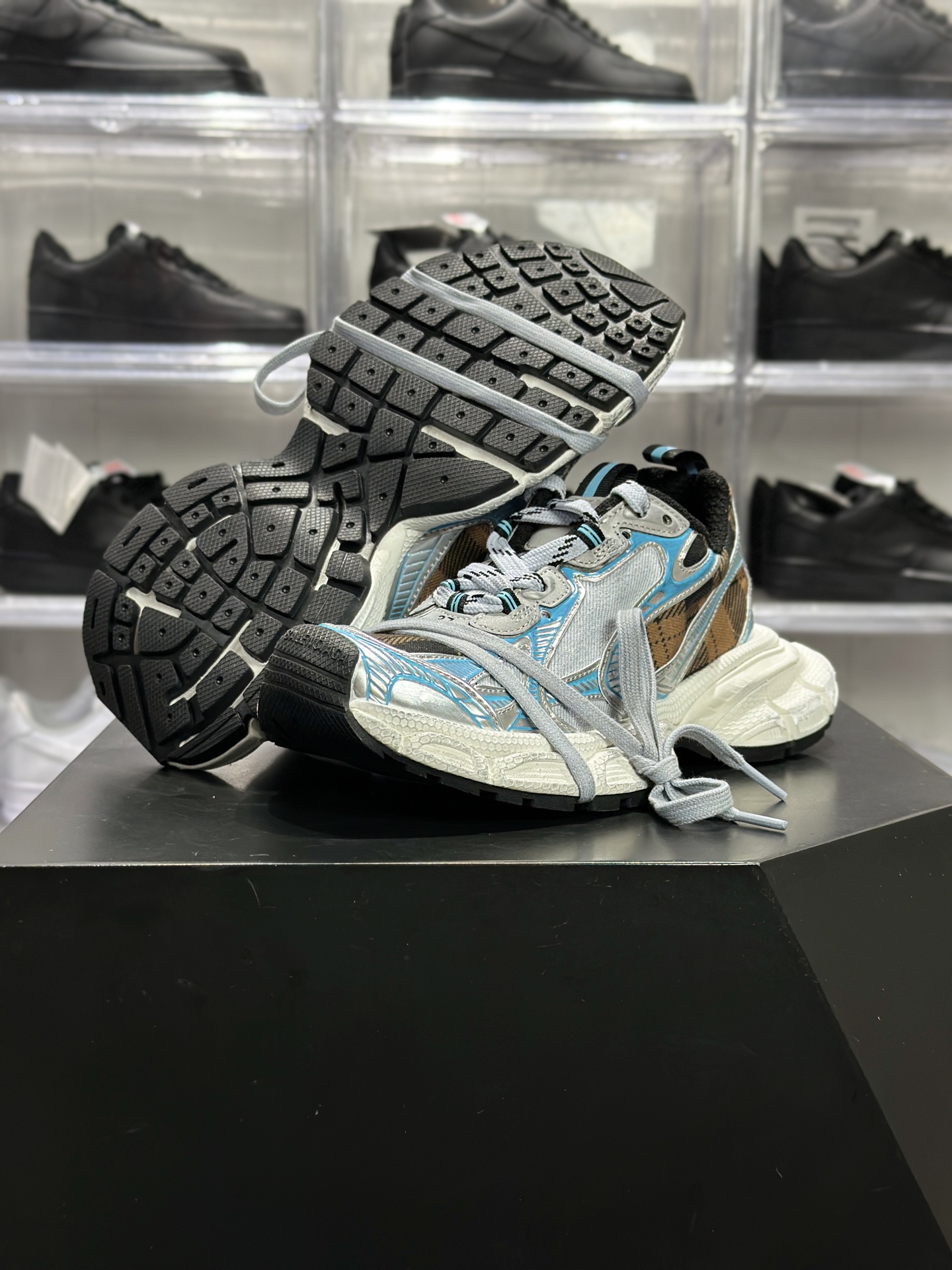 Balenciaga(巴黎世家)3XL Sneaker 老爹鞋蓝棕格纹配色(Blue/Brown/Black) 734731 W3XMM 4210-Top High Quatity Cheap Sneakers Fashion Clothing Clothes Bags handbags Shoes of all Brand wholesale With The best Quality And Beautiful Price from China Factory Chinese suppliers wholesaler seller Balenciaga(巴黎世家)3XL Sneaker 老爹鞋蓝棕格纹配色(Blue/Brown/Black) 734731 W3XMM 4210