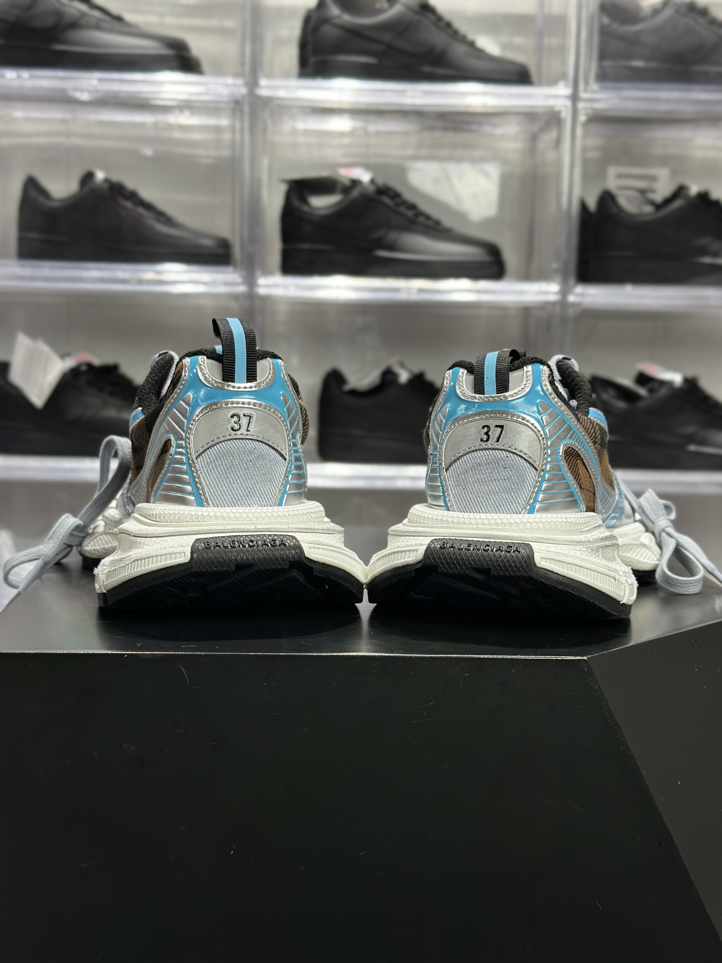 Balenciaga(巴黎世家)3XL Sneaker 老爹鞋蓝棕格纹配色(Blue/Brown/Black) 734731 W3XMM 4210-Top High Quatity Cheap Sneakers Fashion Clothing Clothes Bags handbags Shoes of all Brand wholesale With The best Quality And Beautiful Price from China Factory Chinese suppliers wholesaler seller Balenciaga(巴黎世家)3XL Sneaker 老爹鞋蓝棕格纹配色(Blue/Brown/Black) 734731 W3XMM 4210
