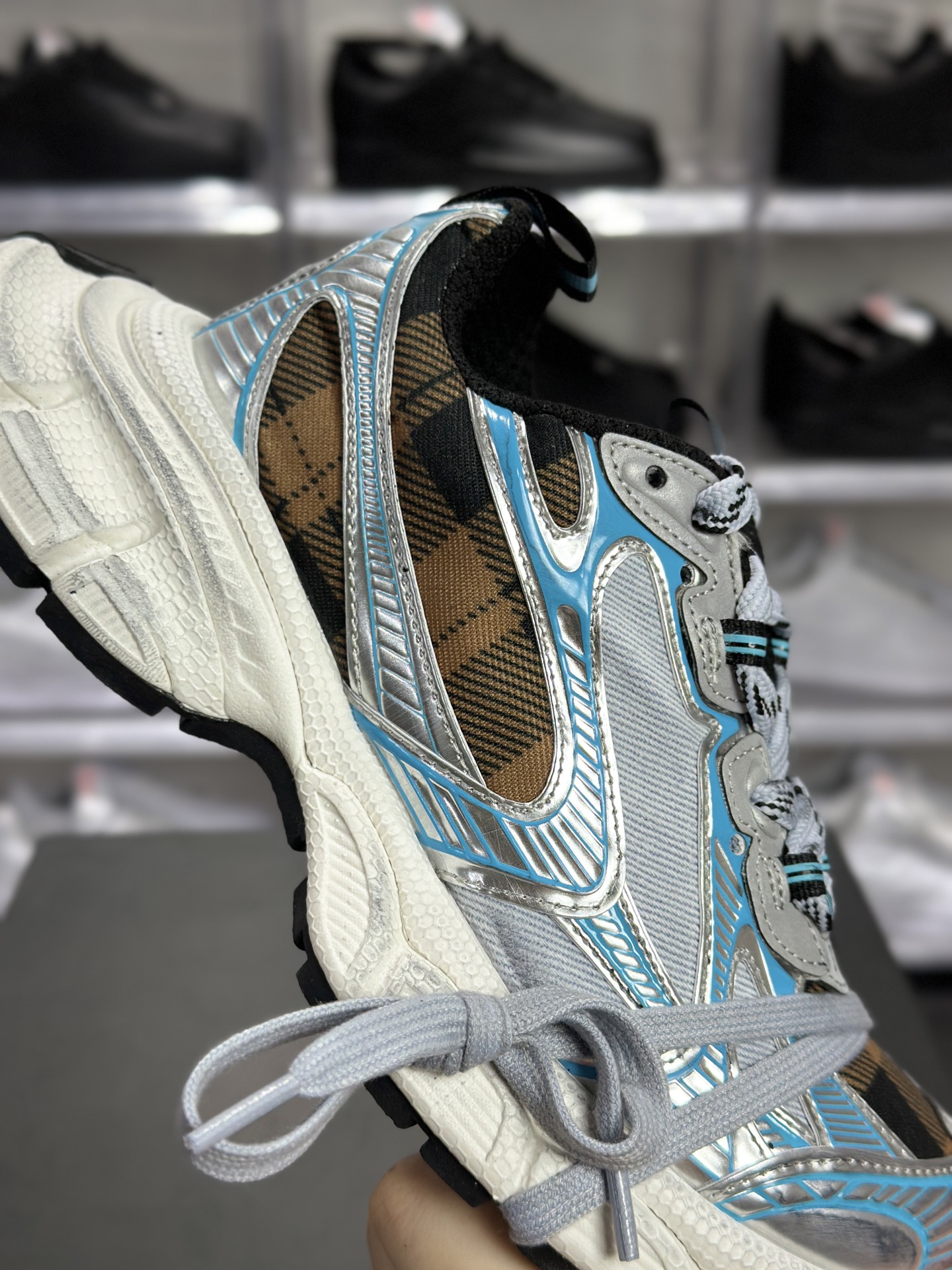 Balenciaga(巴黎世家)3XL Sneaker 老爹鞋蓝棕格纹配色(Blue/Brown/Black) 734731 W3XMM 4210-Top High Quatity Cheap Sneakers Fashion Clothing Clothes Bags handbags Shoes of all Brand wholesale With The best Quality And Beautiful Price from China Factory Chinese suppliers wholesaler seller Balenciaga(巴黎世家)3XL Sneaker 老爹鞋蓝棕格纹配色(Blue/Brown/Black) 734731 W3XMM 4210