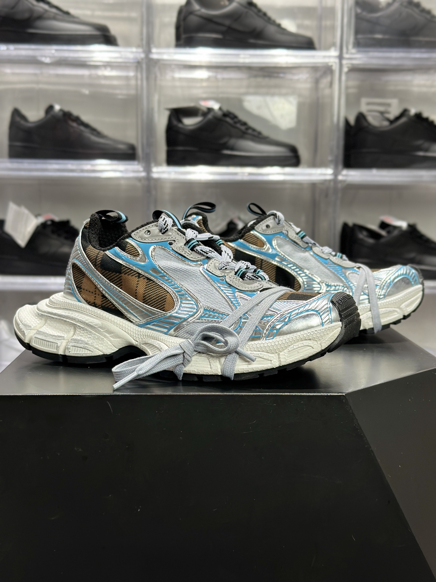 Balenciaga(巴黎世家)3XL Sneaker 老爹鞋蓝棕格纹配色(Blue/Brown/Black) 734731 W3XMM 4210-Top High Quatity Cheap Sneakers Fashion Clothing Clothes Bags handbags Shoes of all Brand wholesale With The best Quality And Beautiful Price from China Factory Chinese suppliers wholesaler seller Balenciaga(巴黎世家)3XL Sneaker 老爹鞋蓝棕格纹配色(Blue/Brown/Black) 734731 W3XMM 4210