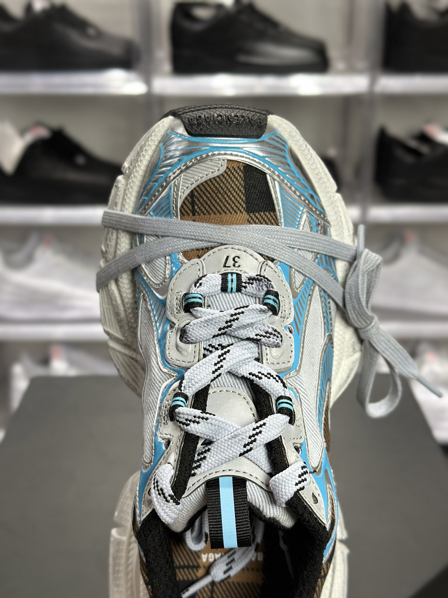Balenciaga(巴黎世家)3XL Sneaker 老爹鞋蓝棕格纹配色(Blue/Brown/Black) 734731 W3XMM 4210-Top High Quatity Cheap Sneakers Fashion Clothing Clothes Bags handbags Shoes of all Brand wholesale With The best Quality And Beautiful Price from China Factory Chinese suppliers wholesaler seller Balenciaga(巴黎世家)3XL Sneaker 老爹鞋蓝棕格纹配色(Blue/Brown/Black) 734731 W3XMM 4210