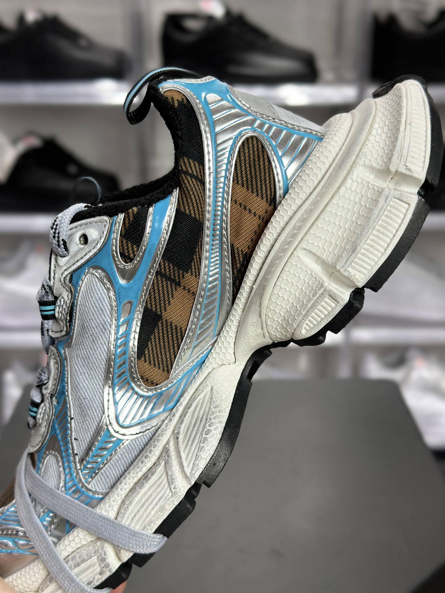 Balenciaga(巴黎世家)3XL Sneaker 老爹鞋蓝棕格纹配色(Blue/Brown/Black) 734731 W3XMM 4210-Top High Quatity Cheap Sneakers Fashion Clothing Clothes Bags handbags Shoes of all Brand wholesale With The best Quality And Beautiful Price from China Factory Chinese suppliers wholesaler seller Balenciaga(巴黎世家)3XL Sneaker 老爹鞋蓝棕格纹配色(Blue/Brown/Black) 734731 W3XMM 4210