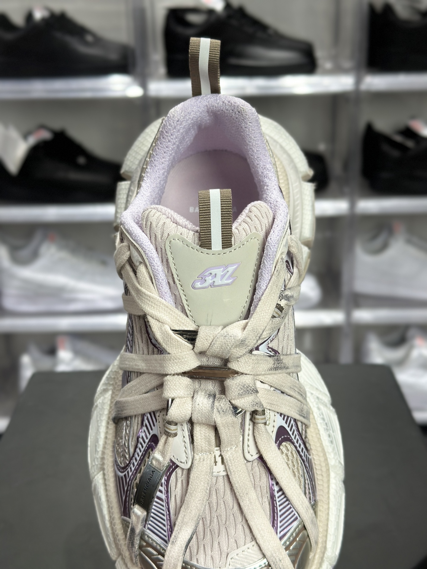 Balenciaga(巴黎世家)3XL Extreme Laces B 老爹鞋 3XL 绑带款 米白 / 棕 / 淡紫配色(Beige/Brown/Lilac) 825601 W3XCH 9250-莆田鞋,莆田鞋货源,高仿鞋,高仿鞋货源,安福档口,莆田高仿鞋,莆田鞋批发,高仿鞋批发,莆田高仿运动鞋,高仿运动鞋,莆田运动鞋 Balenciaga(巴黎世家)3XL Extreme Laces B 老爹鞋 3XL 绑带款 米白 / 棕 / 淡紫配色(Beige/Brown/Lilac) 825601 W3XCH 9250