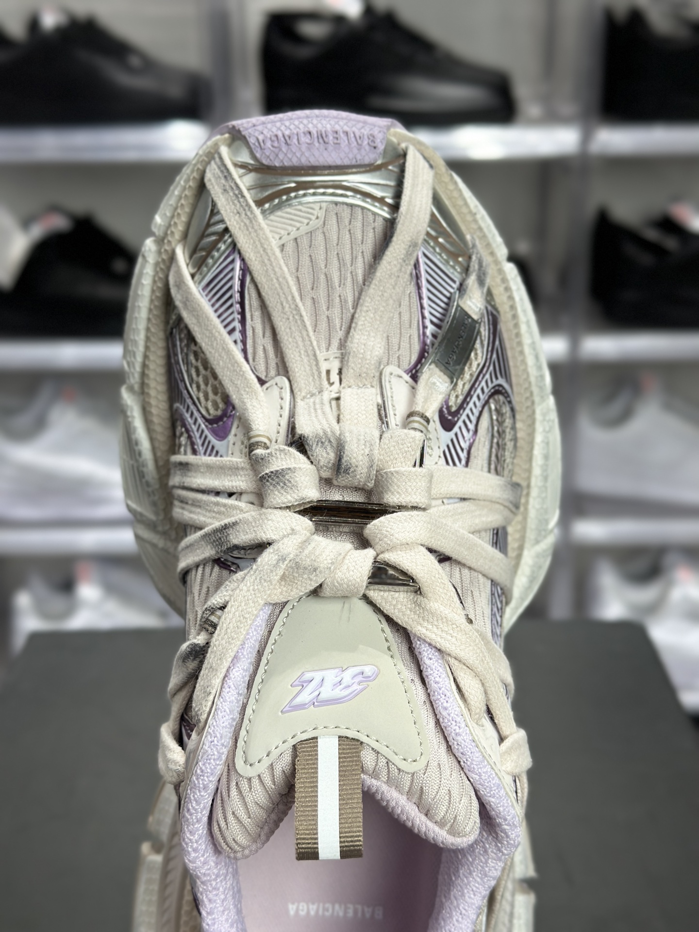 Balenciaga(巴黎世家)3XL Extreme Laces B 老爹鞋 3XL 绑带款 米白 / 棕 / 淡紫配色(Beige/Brown/Lilac) 825601 W3XCH 9250-莆田鞋,莆田鞋货源,高仿鞋,高仿鞋货源,安福档口,莆田高仿鞋,莆田鞋批发,高仿鞋批发,莆田高仿运动鞋,高仿运动鞋,莆田运动鞋 Balenciaga(巴黎世家)3XL Extreme Laces B 老爹鞋 3XL 绑带款 米白 / 棕 / 淡紫配色(Beige/Brown/Lilac) 825601 W3XCH 9250