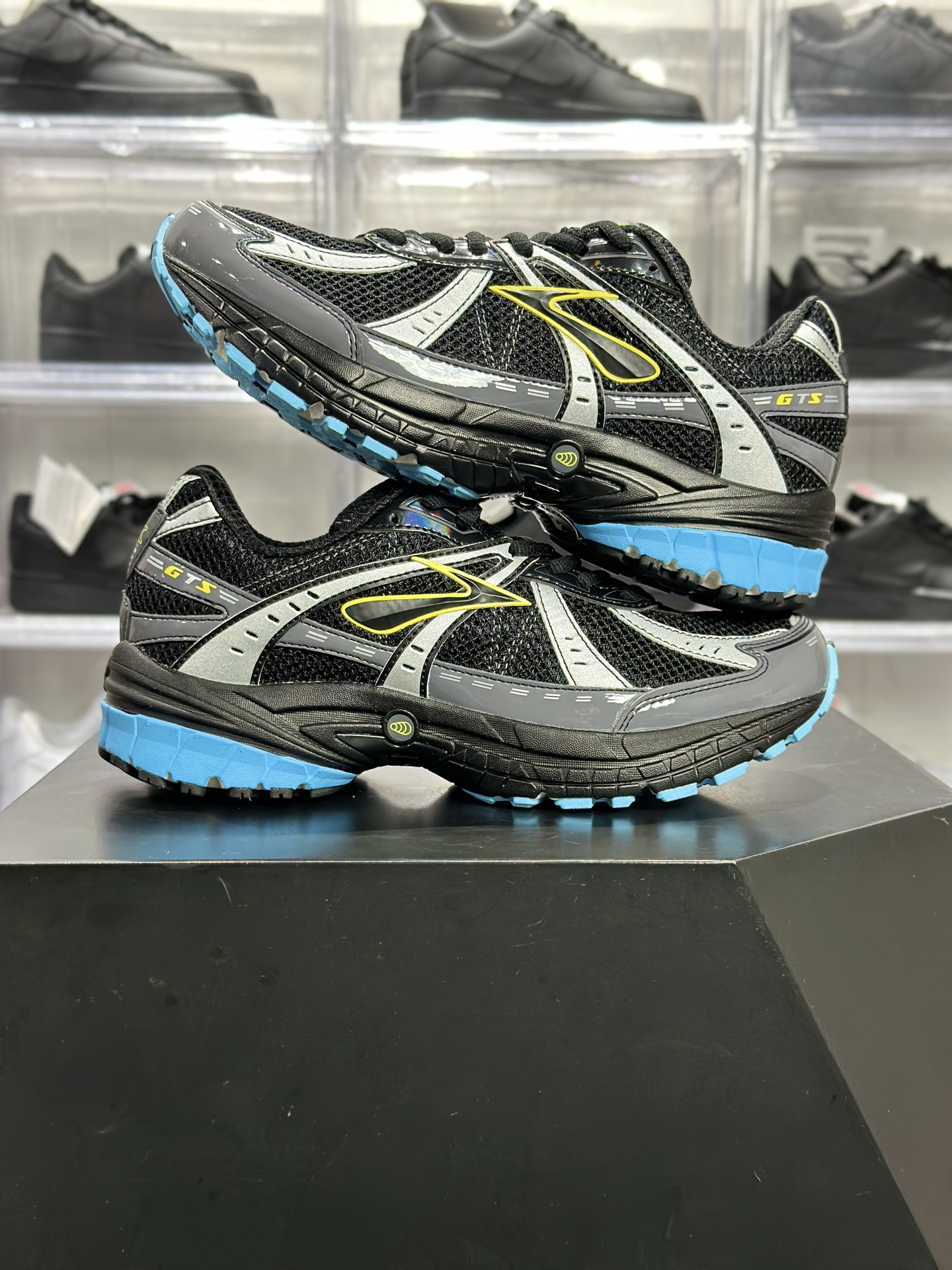 180 Brooks Adrenaline GTS 10 布鲁克斯 GTS10 黑黄蓝复古跑鞋 千禧 Y2K 老爹鞋 100058 1D 009