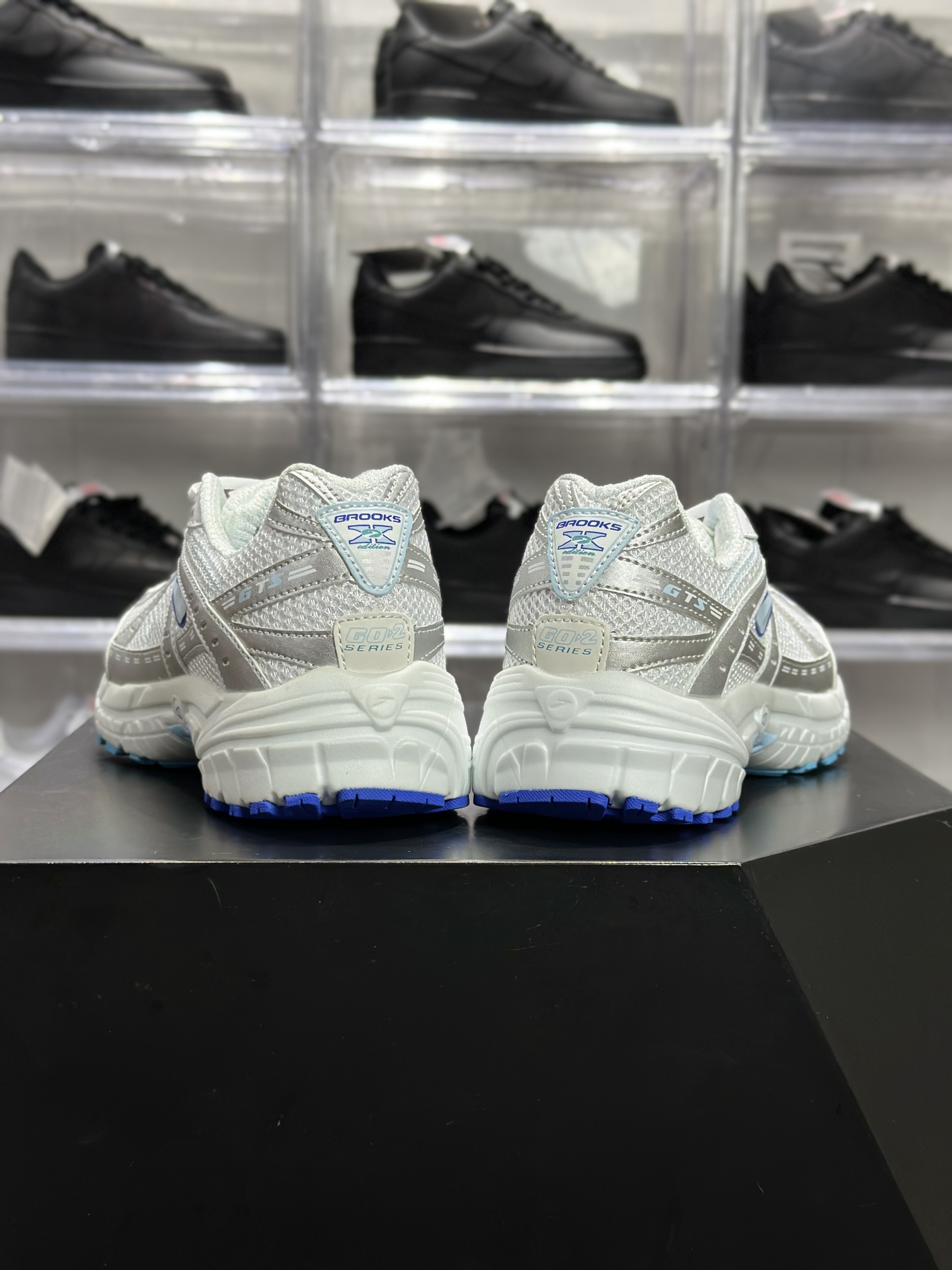180 Brooks Adrenaline GTS 10 复古跑鞋 布鲁克斯 GTS10 白银蓝复古跑鞋 Y2K 千禧老爹鞋 100058 1D 148-Chinese UA Cheap High Quatity Brand Clothes Bags handbags Sneakers wholesale wholesaler seller from China Factory suppliers Fashion Clothing Shoes best Quality Beautiful Price 180 Brooks Adrenaline GTS 10 复古跑鞋 布鲁克斯 GTS10 白银蓝复古跑鞋 Y2K 千禧老爹鞋 100058 1D 148