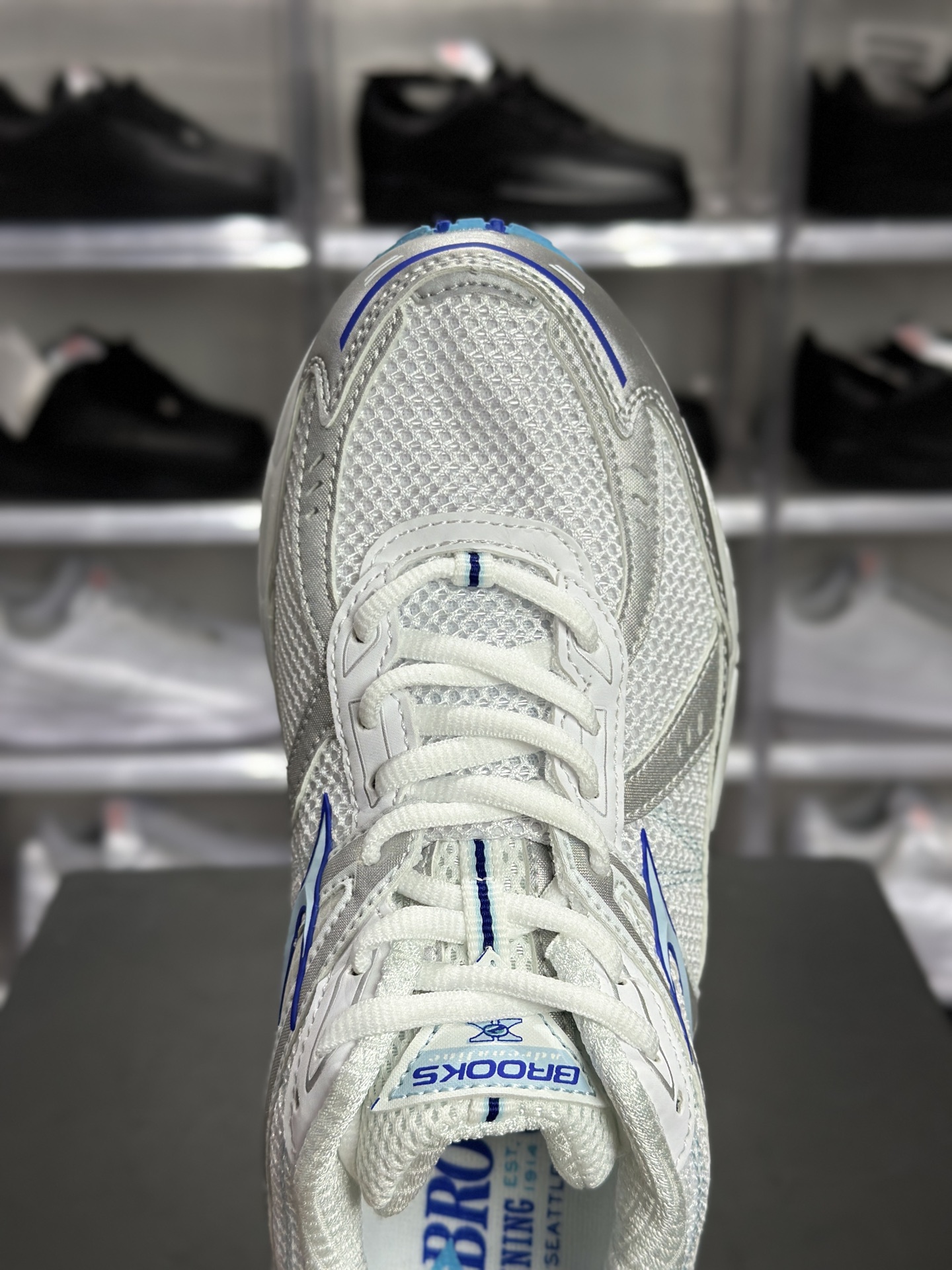 180 Brooks Adrenaline GTS 10 复古跑鞋 布鲁克斯 GTS10 白银蓝复古跑鞋 Y2K 千禧老爹鞋 100058 1D 148-Chinese UA Cheap High Quatity Brand Clothes Bags handbags Sneakers wholesale wholesaler seller from China Factory suppliers Fashion Clothing Shoes best Quality Beautiful Price 180 Brooks Adrenaline GTS 10 复古跑鞋 布鲁克斯 GTS10 白银蓝复古跑鞋 Y2K 千禧老爹鞋 100058 1D 148