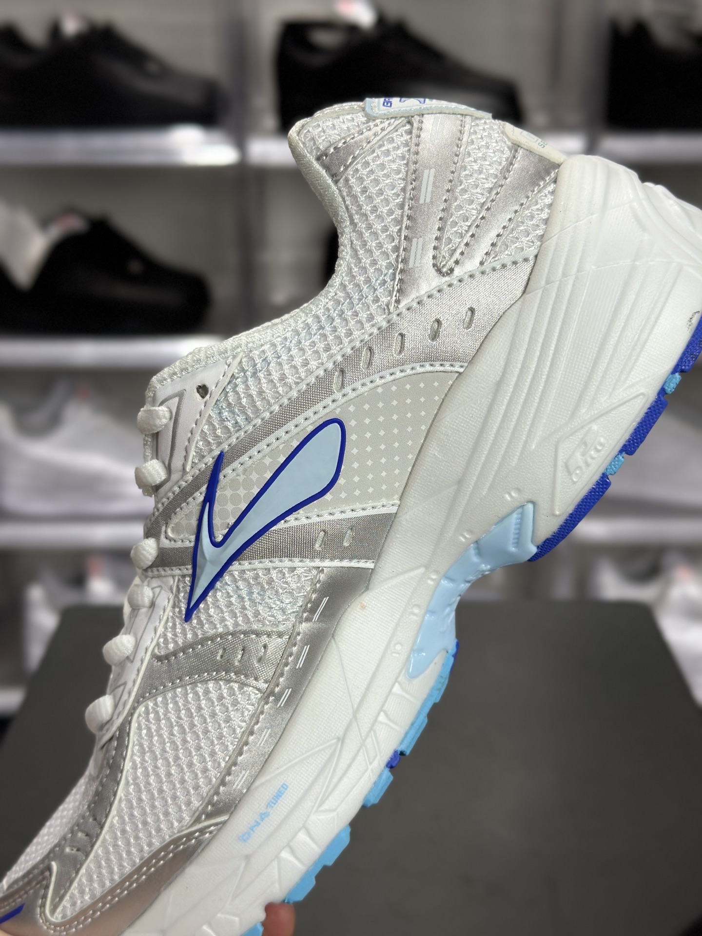 180 Brooks Adrenaline GTS 10 复古跑鞋 布鲁克斯 GTS10 白银蓝复古跑鞋 Y2K 千禧老爹鞋 100058 1D 148-Chinese UA Cheap High Quatity Brand Clothes Bags handbags Sneakers wholesale wholesaler seller from China Factory suppliers Fashion Clothing Shoes best Quality Beautiful Price 180 Brooks Adrenaline GTS 10 复古跑鞋 布鲁克斯 GTS10 白银蓝复古跑鞋 Y2K 千禧老爹鞋 100058 1D 148