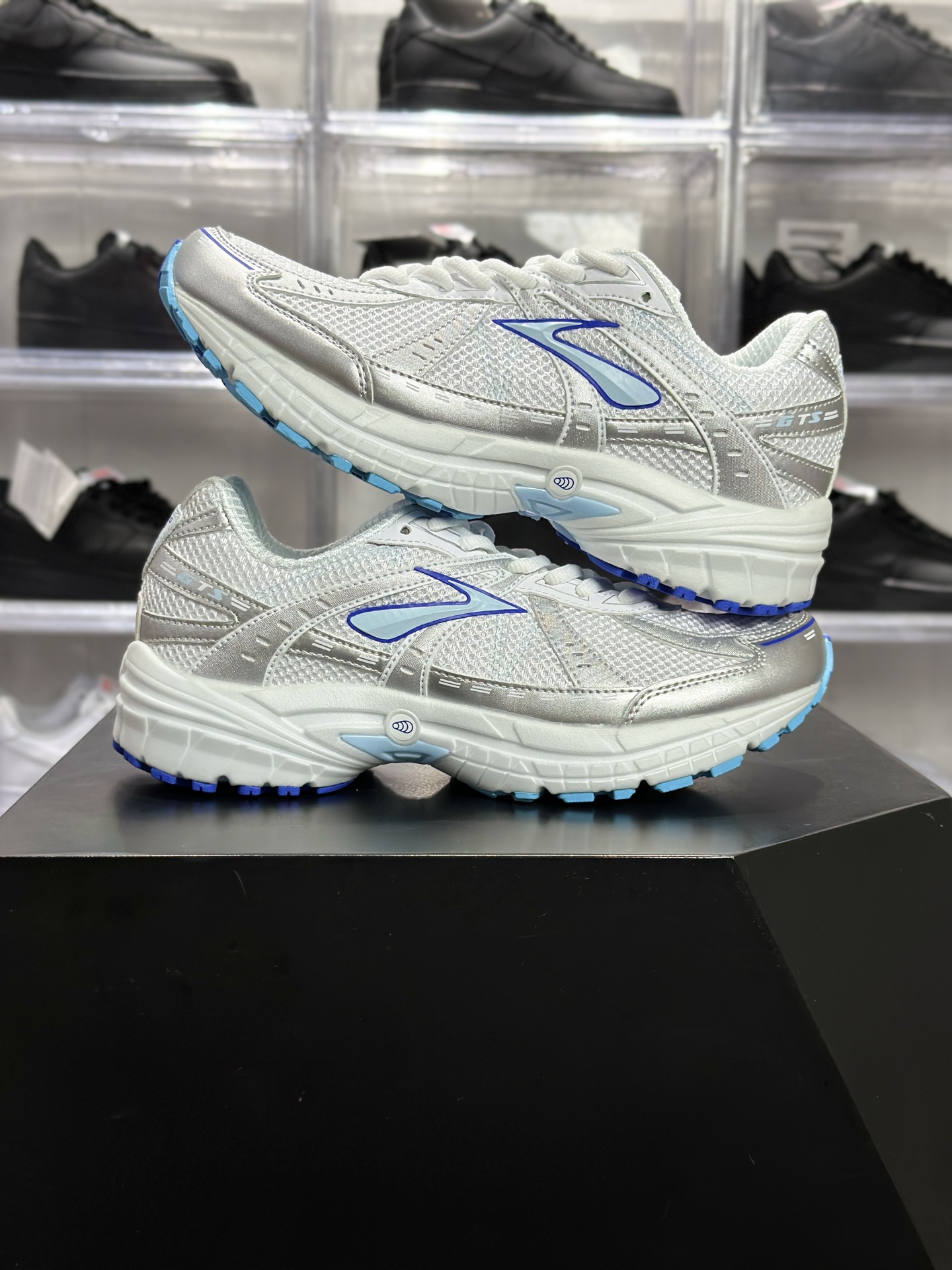 180 Brooks Adrenaline GTS 10 复古跑鞋 布鲁克斯 GTS10 白银蓝复古跑鞋 Y2K 千禧老爹鞋 100058 1D 148-Chinese UA Cheap High Quatity Brand Clothes Bags handbags Sneakers wholesale wholesaler seller from China Factory suppliers Fashion Clothing Shoes best Quality Beautiful Price 180 Brooks Adrenaline GTS 10 复古跑鞋 布鲁克斯 GTS10 白银蓝复古跑鞋 Y2K 千禧老爹鞋 100058 1D 148