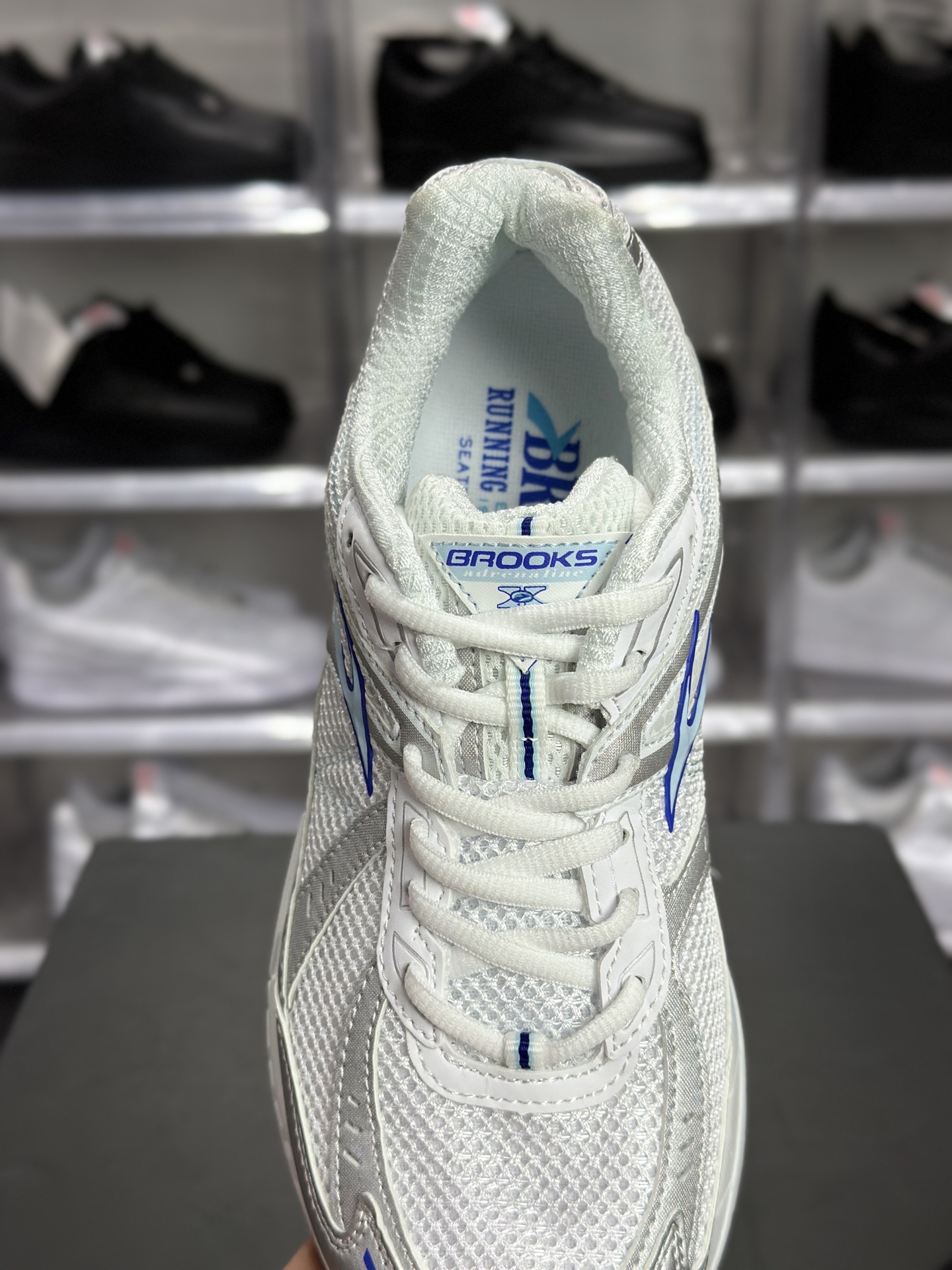 180 Brooks Adrenaline GTS 10 复古跑鞋 布鲁克斯 GTS10 白银蓝复古跑鞋 Y2K 千禧老爹鞋 100058 1D 148-Chinese UA Cheap High Quatity Brand Clothes Bags handbags Sneakers wholesale wholesaler seller from China Factory suppliers Fashion Clothing Shoes best Quality Beautiful Price 180 Brooks Adrenaline GTS 10 复古跑鞋 布鲁克斯 GTS10 白银蓝复古跑鞋 Y2K 千禧老爹鞋 100058 1D 148