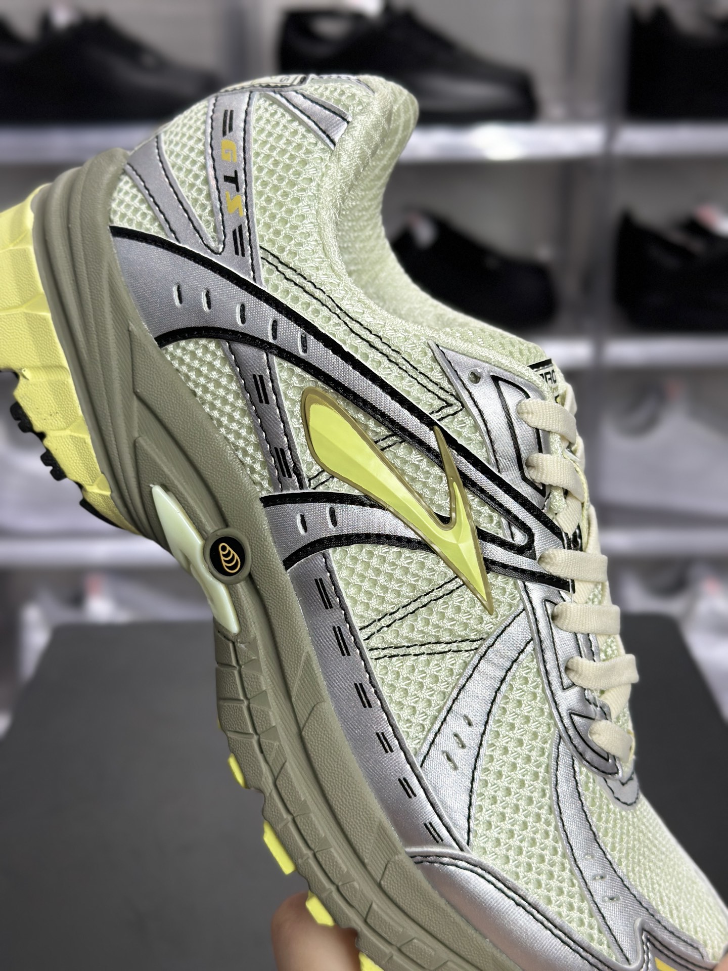 180 Brooks Adrenaline GTS 10 复古跑鞋 布鲁克斯 GTS10 银黄绿复古跑鞋 Y2K 千禧老爹鞋 100058 1D 096