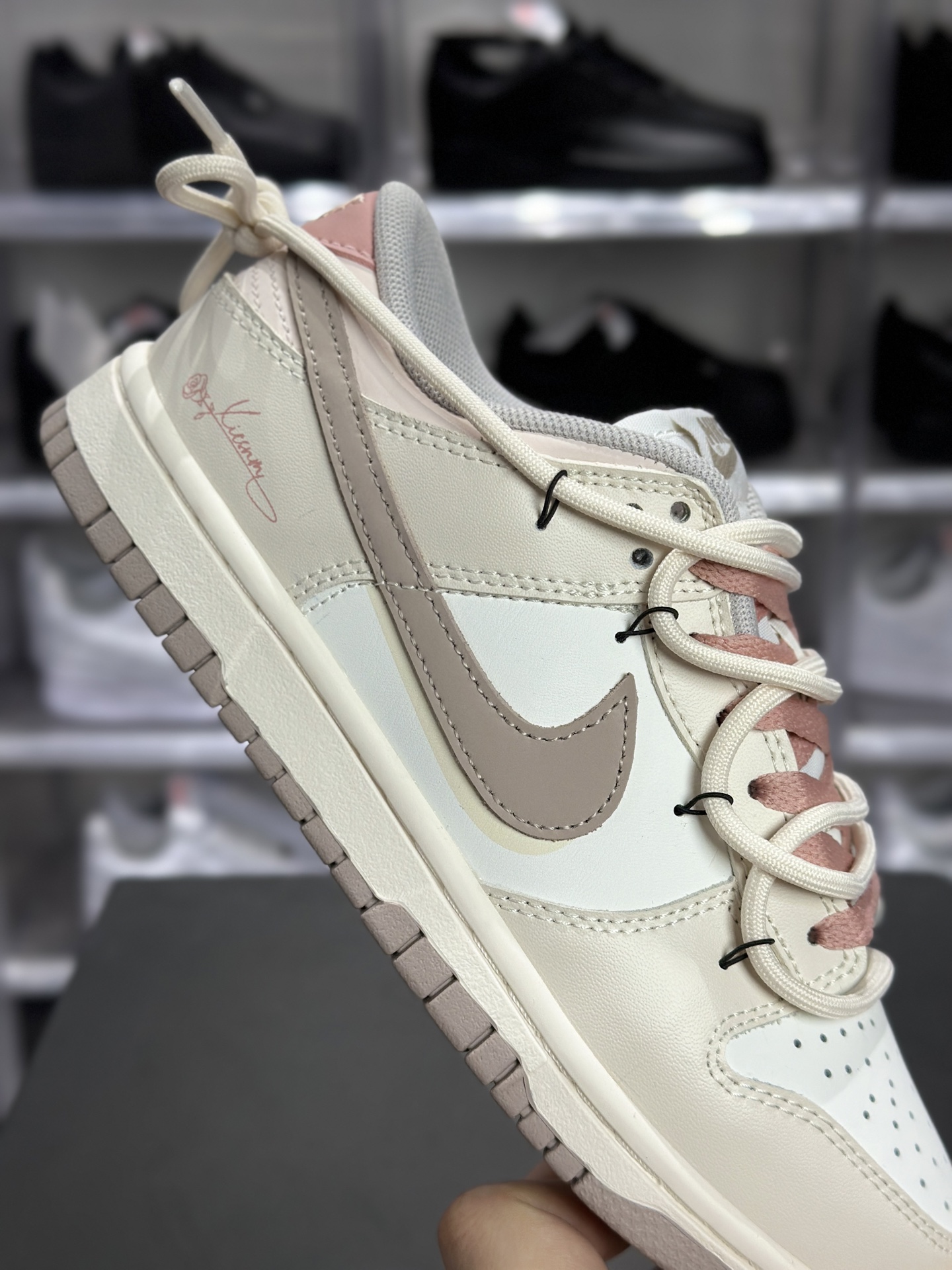 Nike Dunk Low Retro 米白 / 浅棕 / 粉配色(解构绑带定制款) 米雾告白 Dunk PG0510-057-莆田鞋,莆田鞋货源,高仿鞋,高仿鞋货源,安福档口,莆田高仿鞋,莆田鞋批发,高仿鞋批发,莆田高仿运动鞋,高仿运动鞋,莆田运动鞋 Nike Dunk Low Retro 米白 / 浅棕 / 粉配色(解构绑带定制款) 米雾告白 Dunk PG0510-057