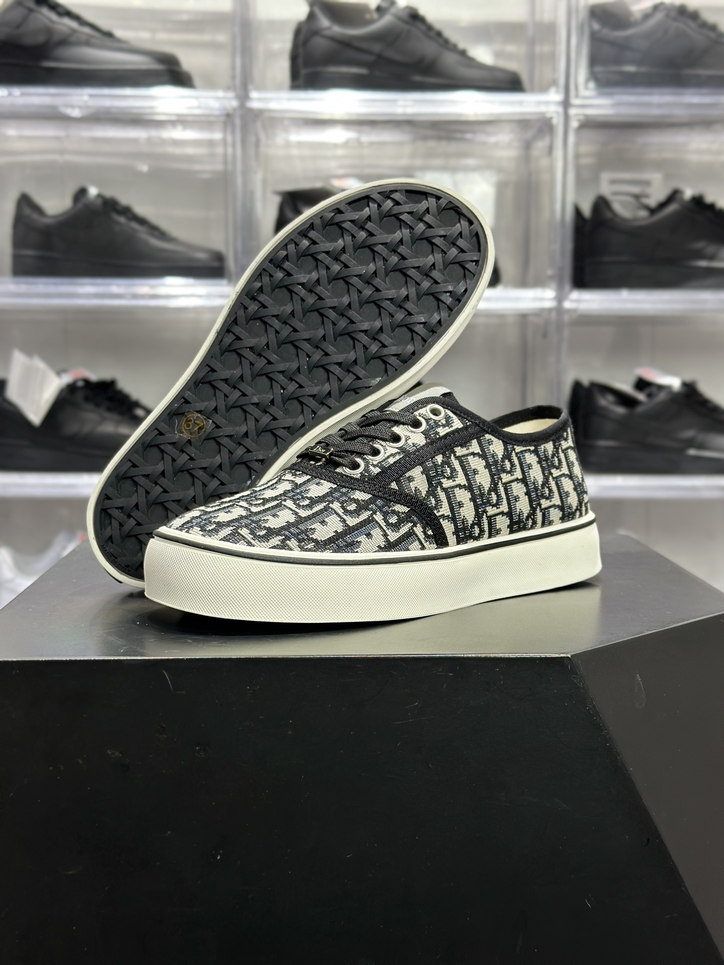 权威实拍 NP626694 新货迪奥 Dior Walk'n'Dior Oblique 低帮帆布鞋 经典黑灰老花款 经典 Dior Oblique 老花帆布低帮板鞋-Top High Quatity Cheap Sneakers Fashion Clothing Clothes Bags handbags Shoes of all Brand wholesale With The best Quality And Beautiful Price from China Factory Chinese suppliers wholesaler seller 权威实拍 NP626694 新货迪奥 Dior Walk'n'Dior Oblique 低帮帆布鞋 经典黑灰老花款 经典 Dior Oblique 老花帆布低帮板鞋