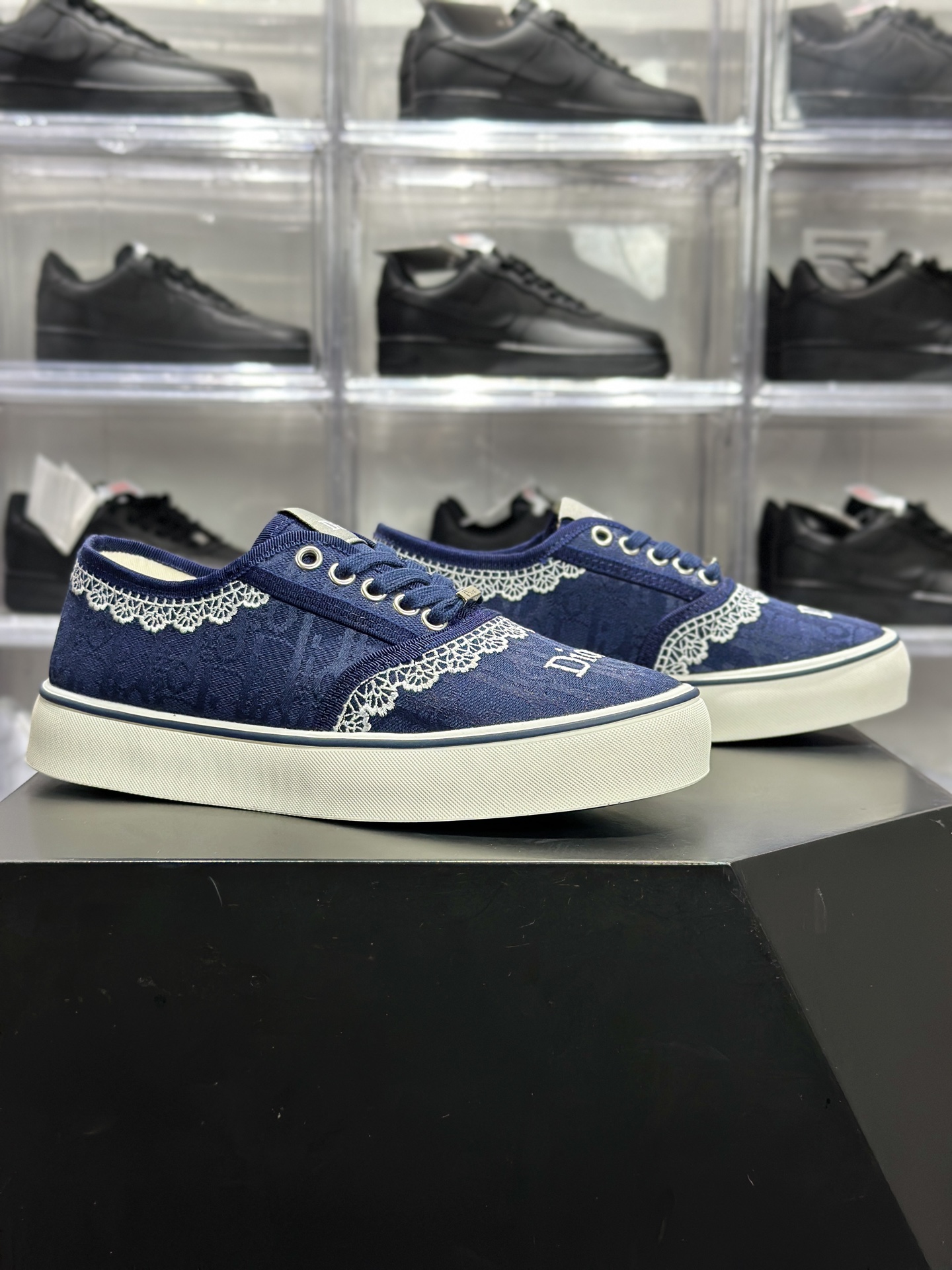 权威实拍 NP626695 新货迪奥 Dior Walk'n'Dior Oblique 蕾丝款低帮帆布鞋 藏青老花 / 蕾丝刺绣款-Top High Quatity Cheap Sneakers Fashion Clothing Clothes Bags handbags Shoes of all Brand wholesale With The best Quality And Beautiful Price from China Factory Chinese suppliers wholesaler seller 权威实拍 NP626695 新货迪奥 Dior Walk'n'Dior Oblique 蕾丝款低帮帆布鞋 藏青老花 / 蕾丝刺绣款