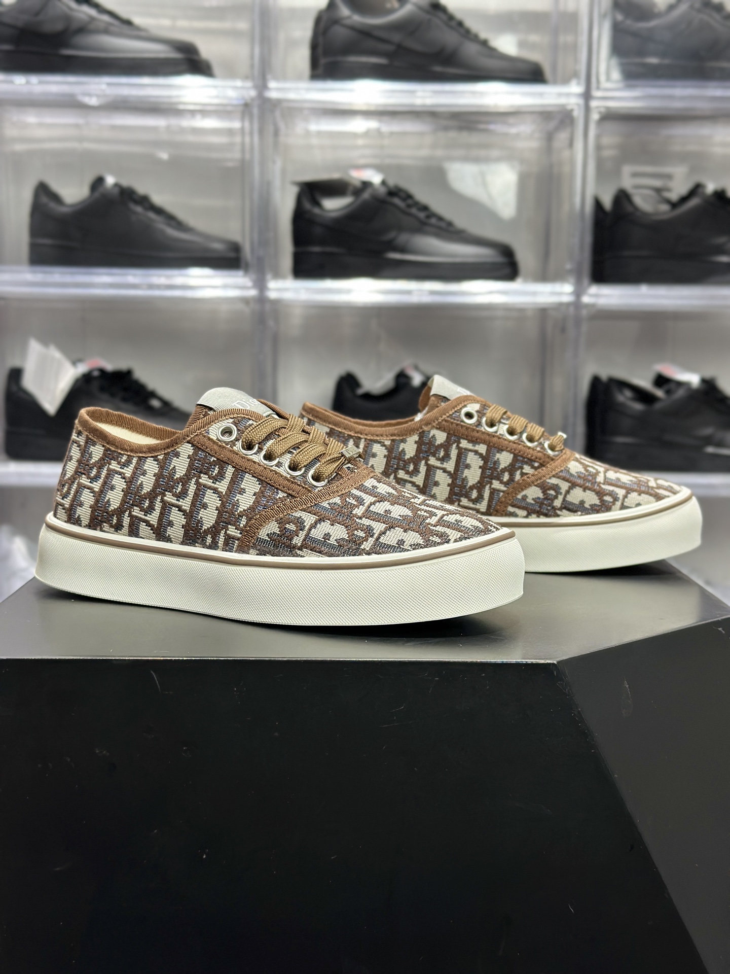 权威实拍 NP626696 新货迪奥 Dior Walk'n'Dior Oblique 低帮帆布鞋 经典棕老花款-Top High Quatity Cheap Sneakers Fashion Clothing Clothes Bags handbags Shoes of all Brand wholesale With The best Quality And Beautiful Price from China Factory Chinese suppliers wholesaler seller 权威实拍 NP626696 新货迪奥 Dior Walk'n'Dior Oblique 低帮帆布鞋 经典棕老花款