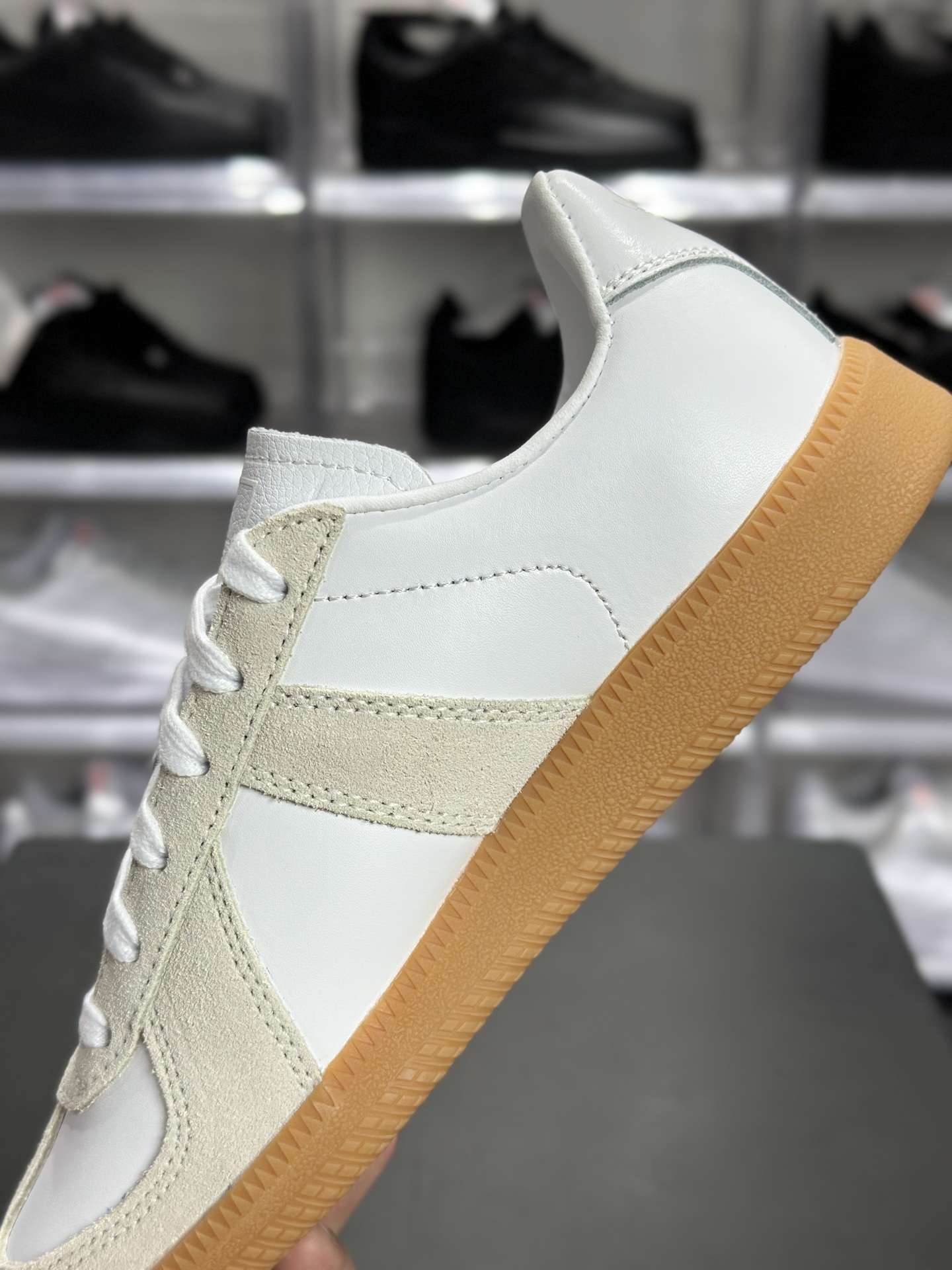 240 adidas Originals BW Army 米白灰配色 德训鞋 JR2002