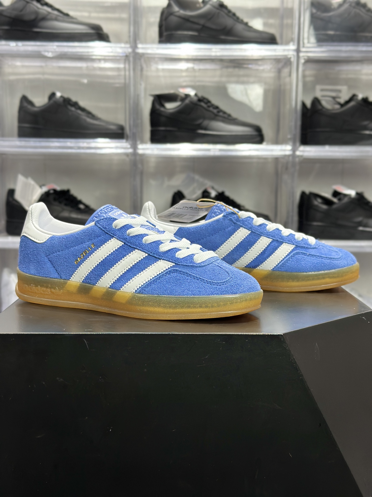 220 adidas Gazelle Indoor W 蓝白配色复古风板鞋 HQ8717