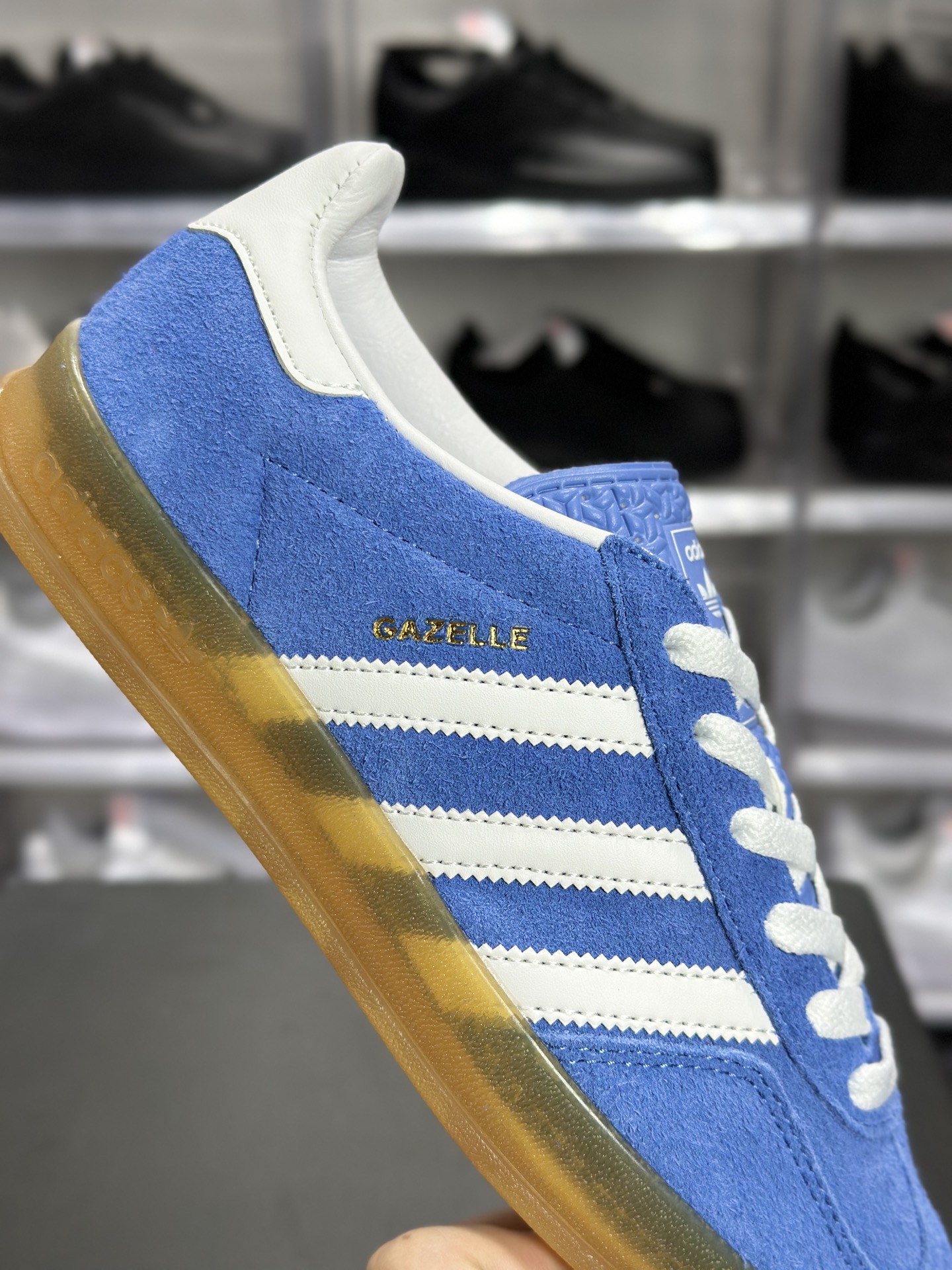 220 adidas Gazelle Indoor W 蓝白配色复古风板鞋 HQ8717