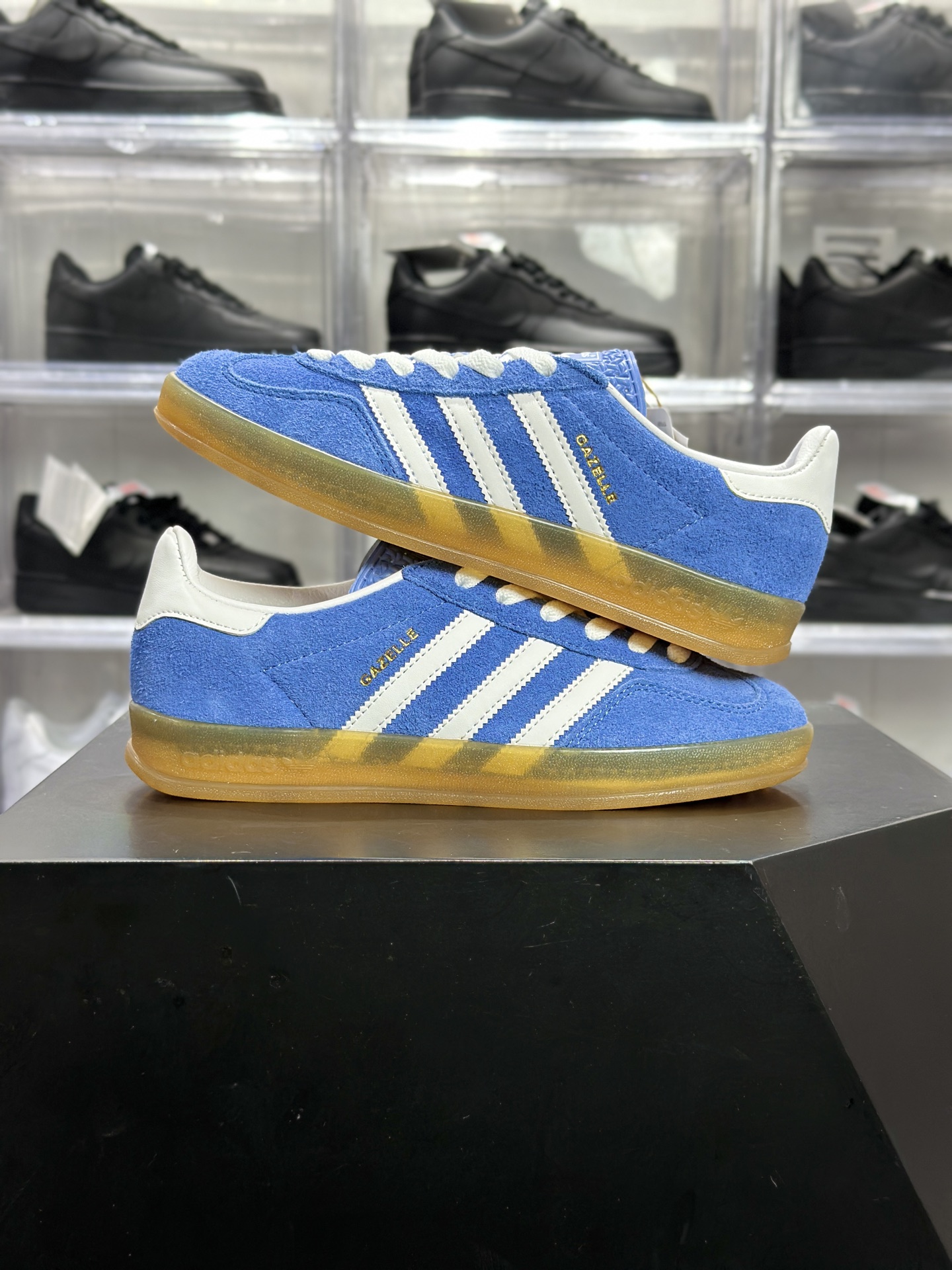 220 adidas Gazelle Indoor W 蓝白配色复古风板鞋 HQ8717