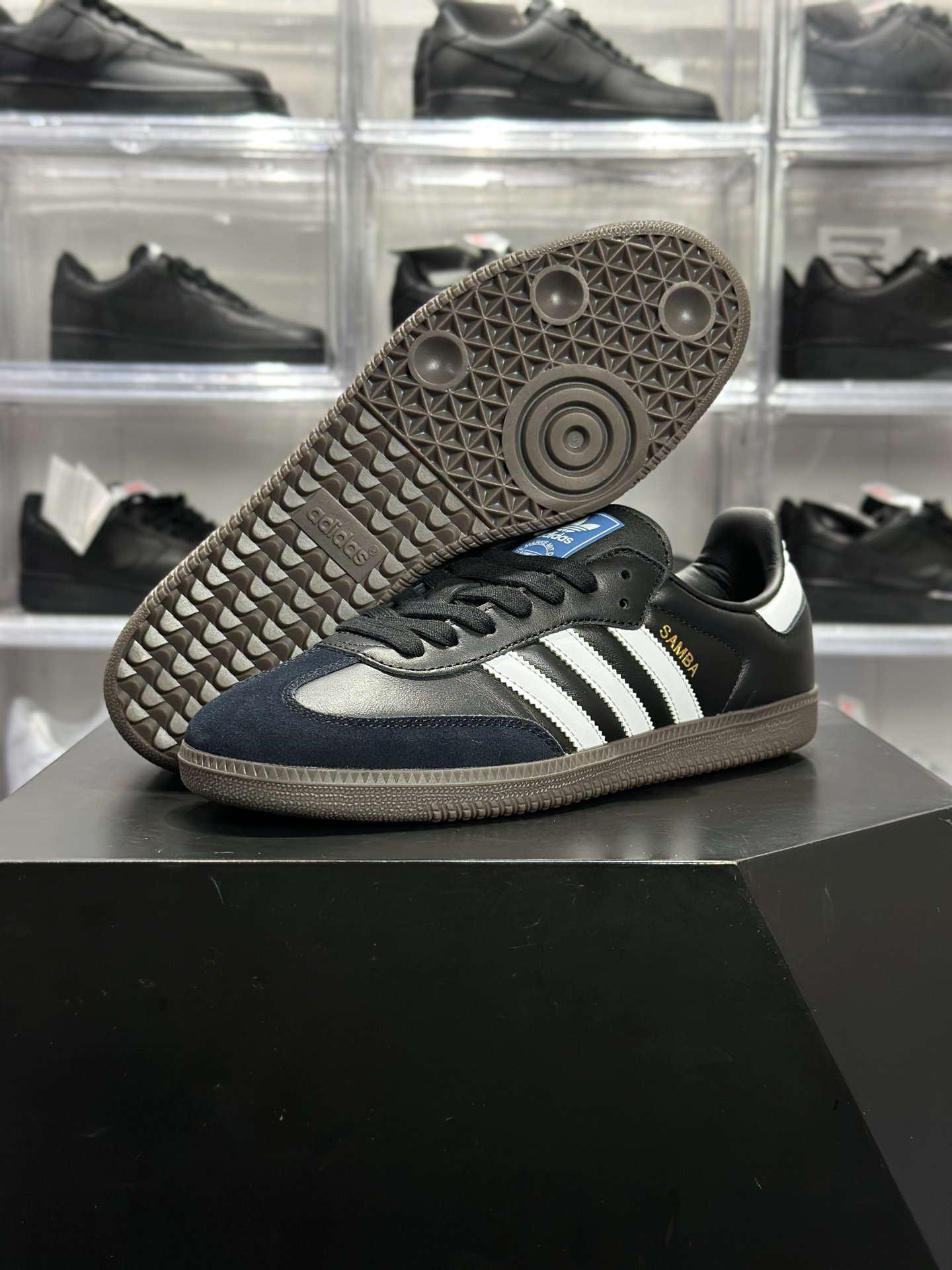 240 adidas Samba 黑白色 复古德训鞋 B75807