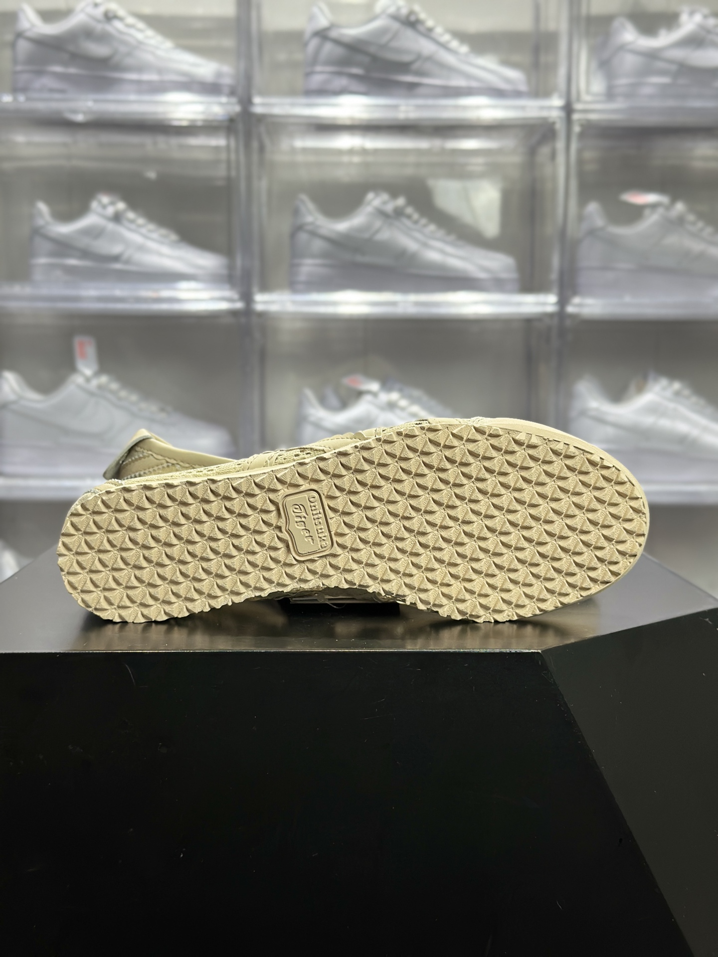 Onitsuka Tiger(鬼冢虎)Mexico 66 TGRS 网面玛丽珍鞋 1182A705-250 浅米色款-Top High Quatity Cheap Sneakers Fashion Clothing Clothes Bags handbags Shoes of all Brand wholesale With The best Quality And Beautiful Price from China Factory Chinese suppliers wholesaler seller Onitsuka Tiger(鬼冢虎)Mexico 66 TGRS 网面玛丽珍鞋 1182A705-250 浅米色款