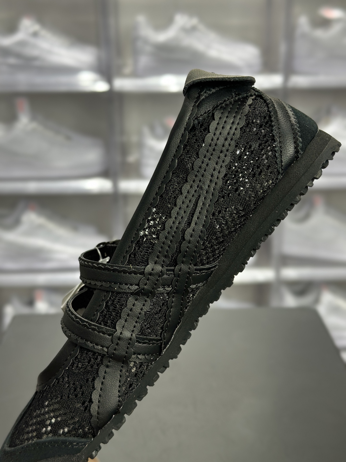 Onitsuka Tiger(鬼冢虎)Mexico 66 TGRS 网面玛丽珍鞋 1182A705-001 纯黑配色款 Onitsuka Tiger(鬼冢虎)Mexico 66 TGRS 网面玛丽珍鞋 1182A705-001 纯黑配色款