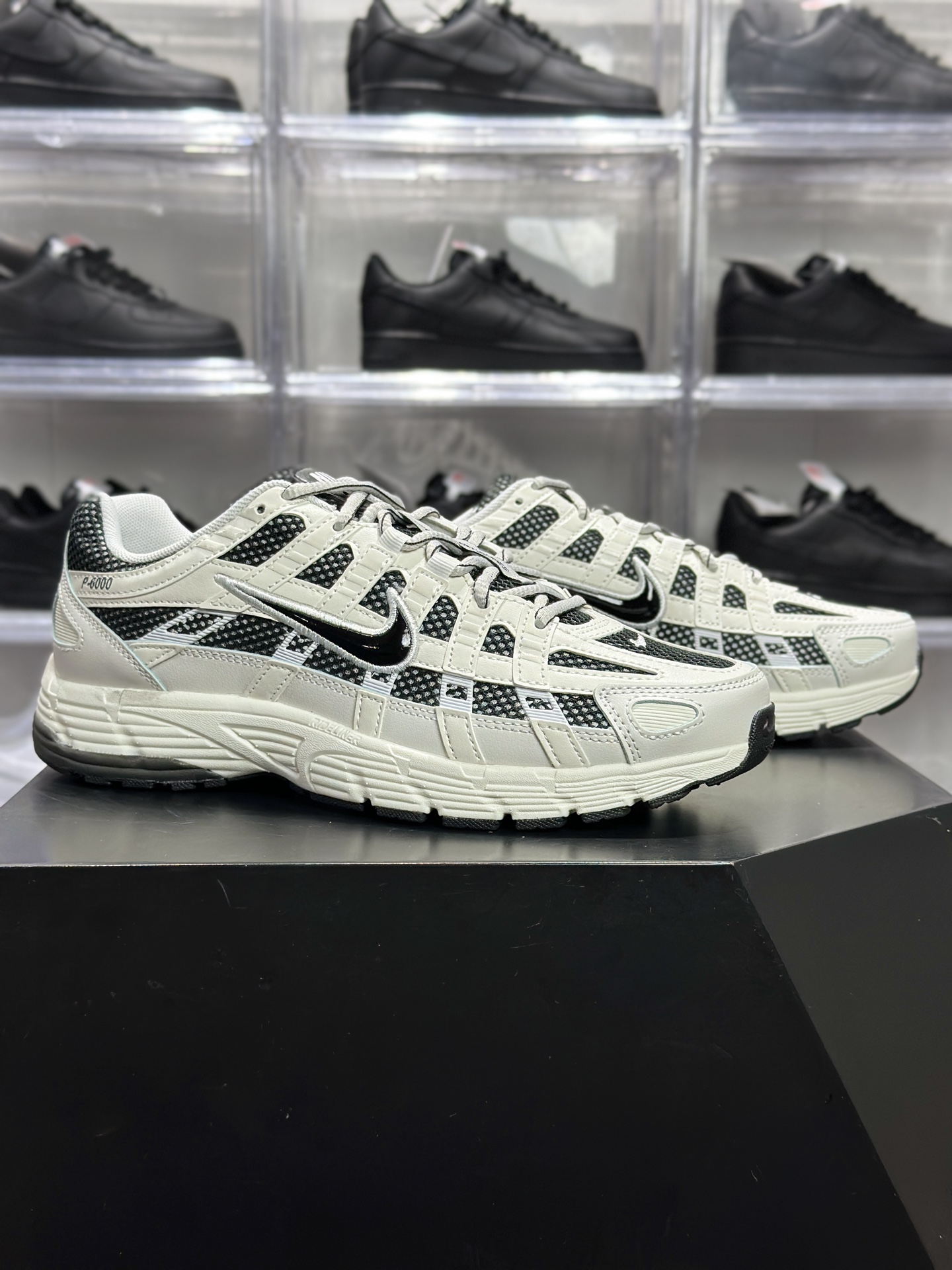 Nike P-6000 米黑白款 俗称 “P6000” 是一双自带复古 Y2K 氛围的老爹鞋 IO8711-101-Top High Quatity Cheap Sneakers Fashion Clothing Clothes Bags handbags Shoes of all Brand wholesale With The best Quality And Beautiful Price from China Factory Chinese suppliers wholesaler seller Nike P-6000 米黑白款 俗称 “P6000” 是一双自带复古 Y2K 氛围的老爹鞋 IO8711-101