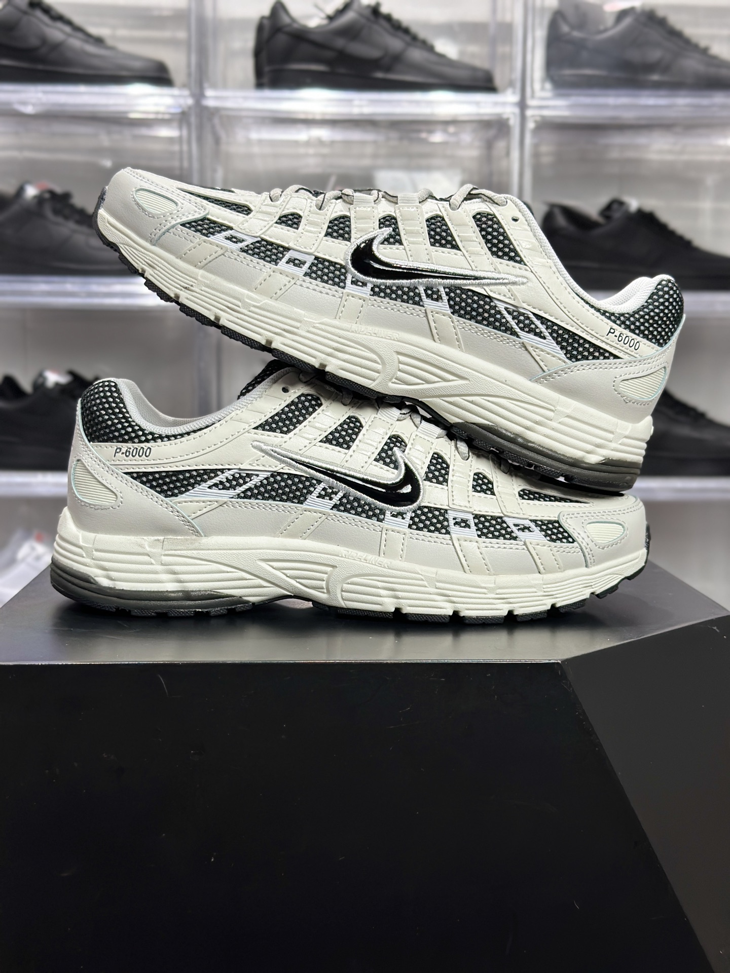 Nike P-6000 米黑白款 俗称 “P6000” 是一双自带复古 Y2K 氛围的老爹鞋 IO8711-101-Top High Quatity Cheap Sneakers Fashion Clothing Clothes Bags handbags Shoes of all Brand wholesale With The best Quality And Beautiful Price from China Factory Chinese suppliers wholesaler seller Nike P-6000 米黑白款 俗称 “P6000” 是一双自带复古 Y2K 氛围的老爹鞋 IO8711-101