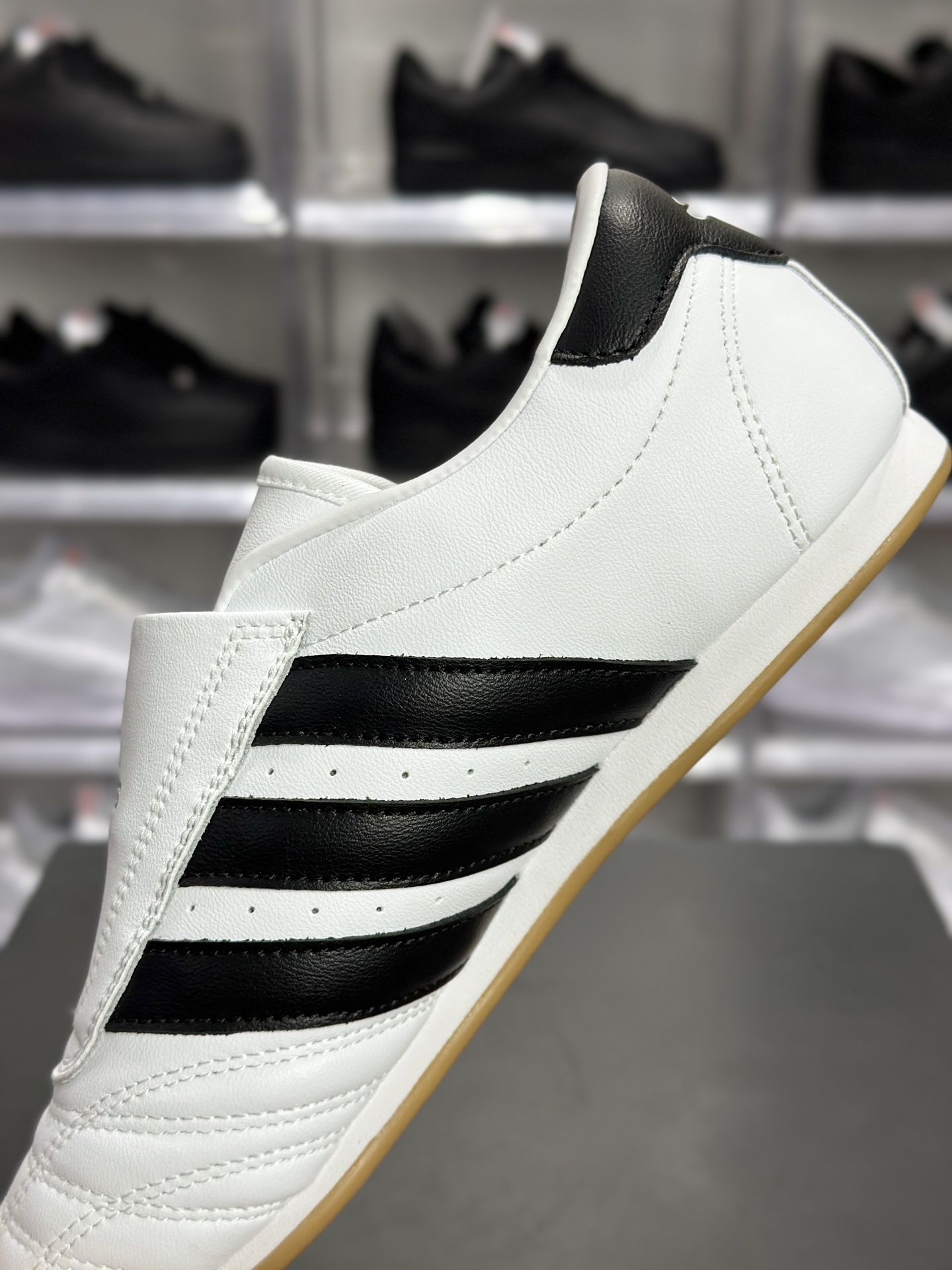 adidas Taekwondo M 阿迪跆拳道鞋 白色 JQ4774-Top High Quatity Cheap Sneakers Fashion Clothing Clothes Bags handbags Shoes of all Brand wholesale With The best Quality And Beautiful Price from China Factory Chinese suppliers wholesaler seller adidas Taekwondo M 阿迪跆拳道鞋 白色 JQ4774