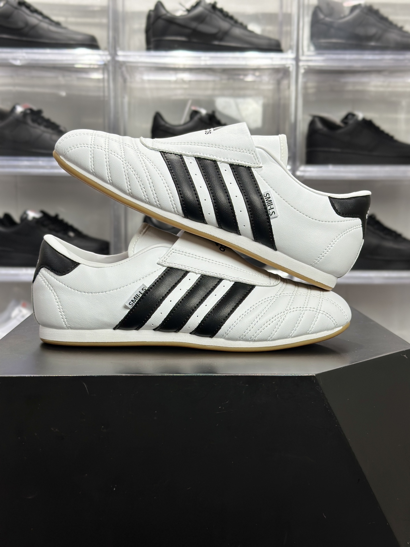 adidas Taekwondo M 阿迪跆拳道鞋 白色 JQ4774-Top High Quatity Cheap Sneakers Fashion Clothing Clothes Bags handbags Shoes of all Brand wholesale With The best Quality And Beautiful Price from China Factory Chinese suppliers wholesaler seller adidas Taekwondo M 阿迪跆拳道鞋 白色 JQ4774