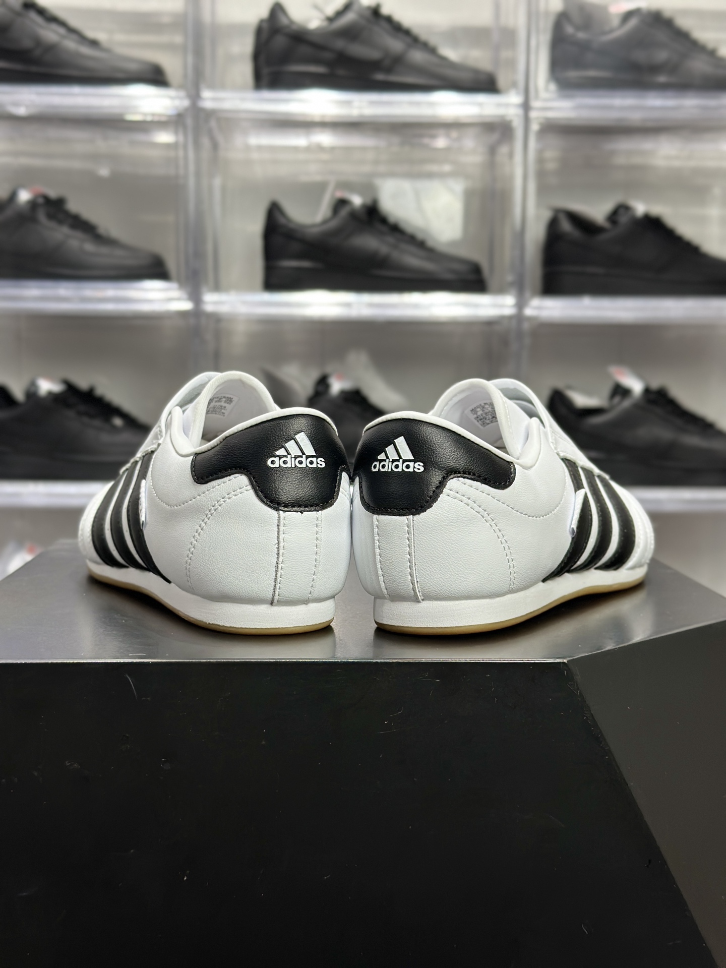 adidas Taekwondo M 阿迪跆拳道鞋 白色 JQ4774-Top High Quatity Cheap Sneakers Fashion Clothing Clothes Bags handbags Shoes of all Brand wholesale With The best Quality And Beautiful Price from China Factory Chinese suppliers wholesaler seller adidas Taekwondo M 阿迪跆拳道鞋 白色 JQ4774