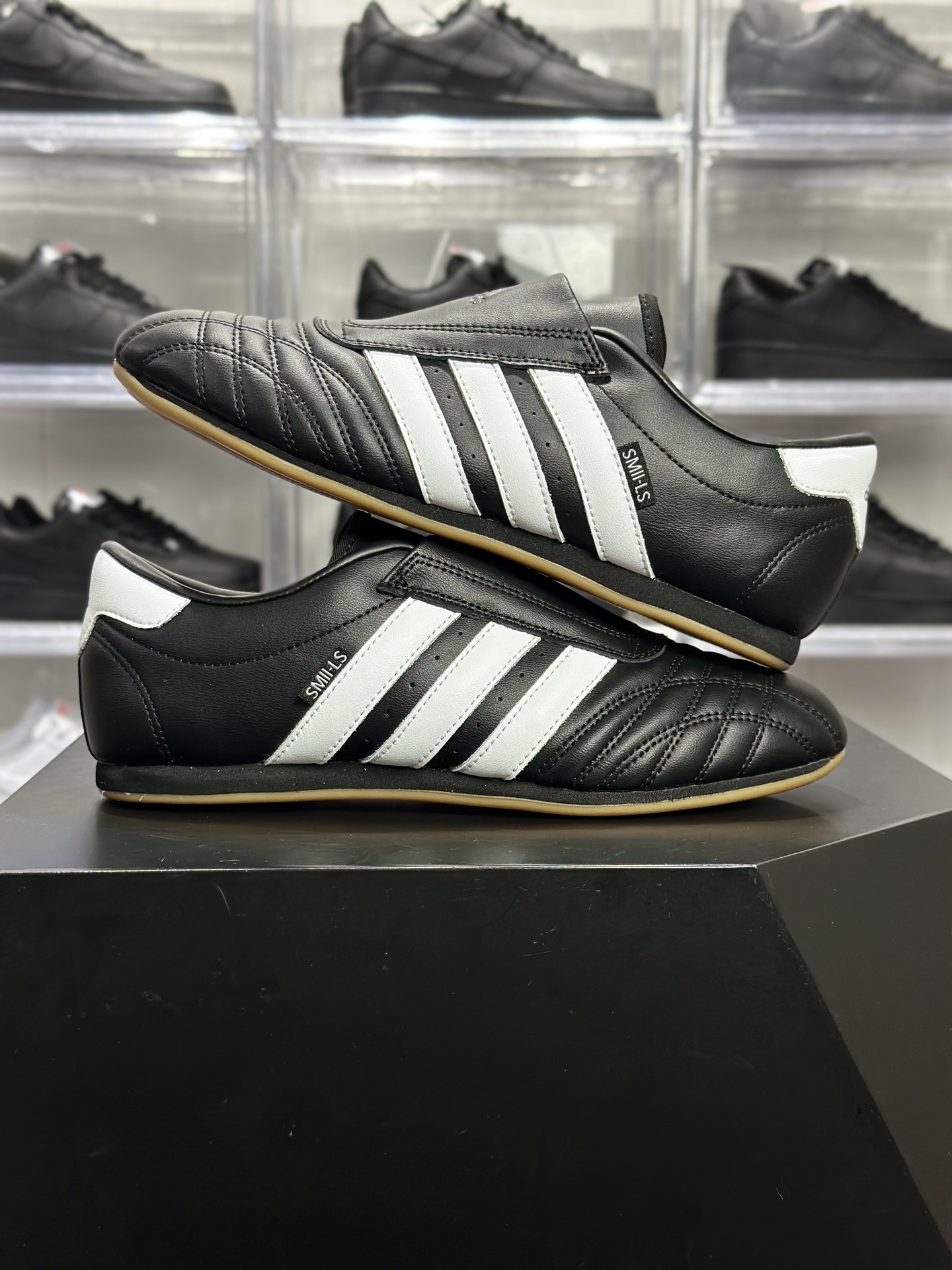 adidas Taekwondo M(跆拳道鞋) 是一双自带韩系复古氛围的懒人休闲鞋 JQ4775-Top High Quatity Cheap Sneakers Fashion Clothing Clothes Bags handbags Shoes of all Brand wholesale With The best Quality And Beautiful Price from China Factory Chinese suppliers wholesaler seller adidas Taekwondo M(跆拳道鞋) 是一双自带韩系复古氛围的懒人休闲鞋 JQ4775
