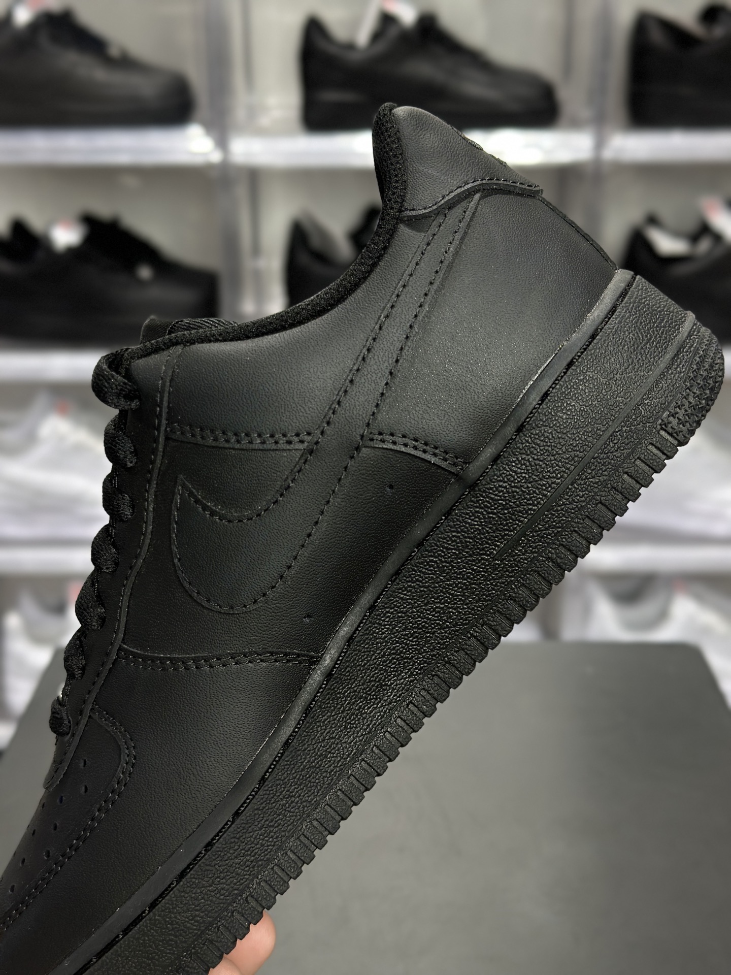 黑武士空军一号 CW2288-001 Nike Air Force 1 Low 黑武士 经典全黑配色-Top High Quatity Cheap Sneakers Fashion Clothing Clothes Bags handbags Shoes of all Brand wholesale With The best Quality And Beautiful Price from China Factory Chinese suppliers wholesaler seller 黑武士空军一号 CW2288-001 Nike Air Force 1 Low 黑武士 经典全黑配色