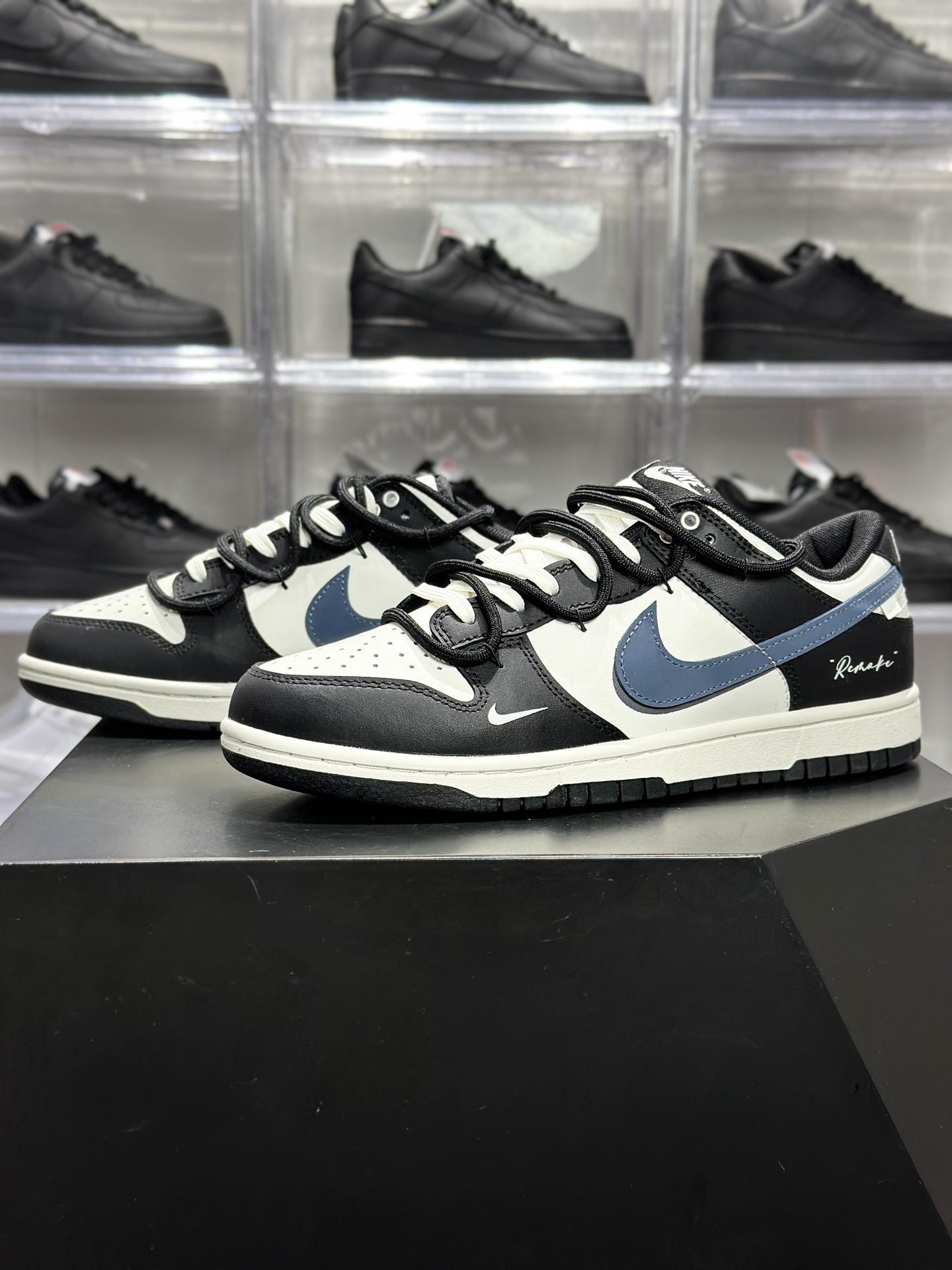 Nike Dunk Low「黑白蓝 Remake」定制款 BB0620-122