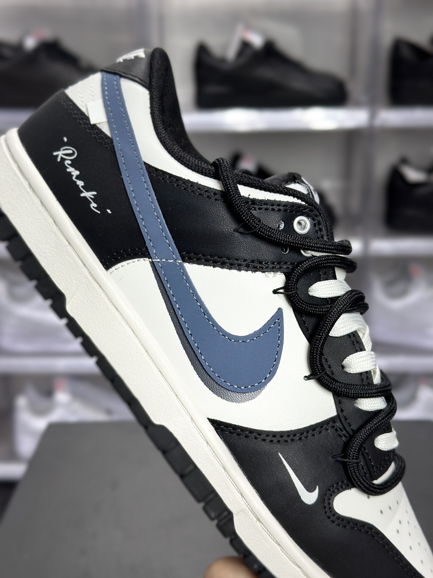 Nike Dunk Low「黑白蓝 Remake」定制款 BB0620-122