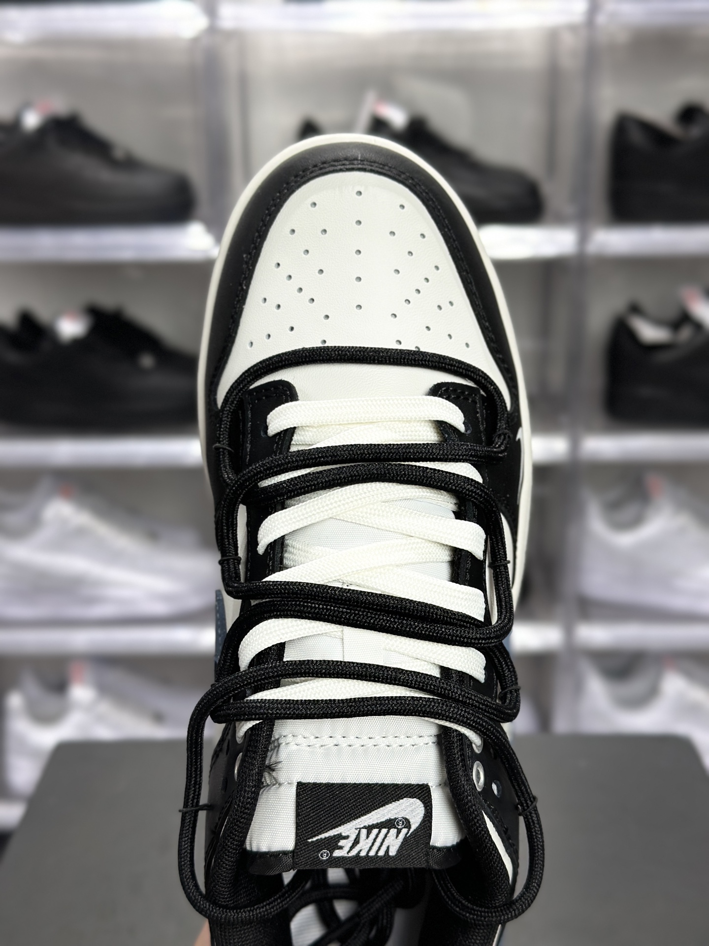 Nike Dunk Low「黑白蓝 Remake」定制款 BB0620-122