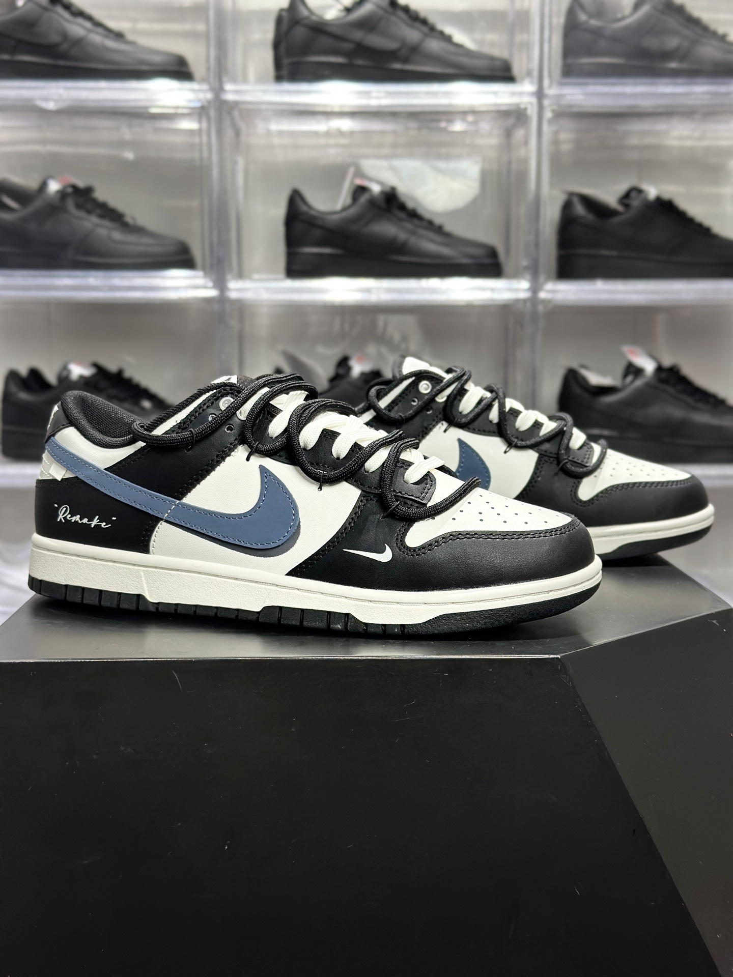 Nike Dunk Low「黑白蓝 Remake」定制款 BB0620-122