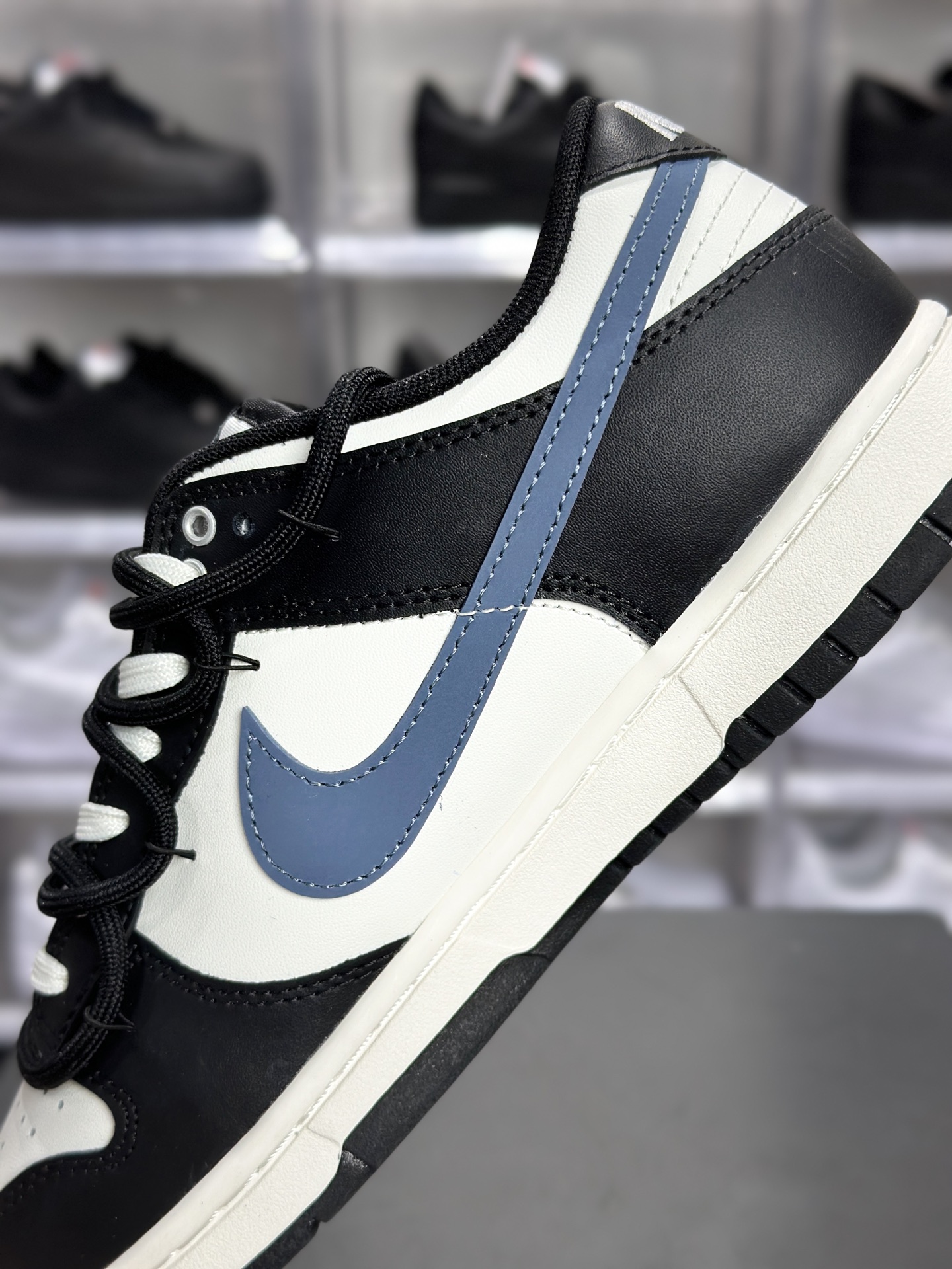Nike Dunk Low「黑白蓝 Remake」定制款 BB0620-122