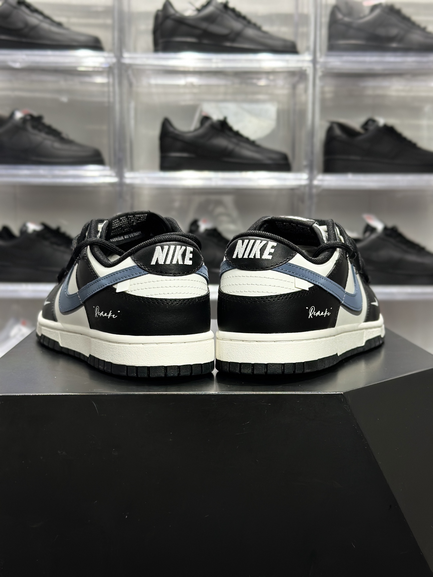 Nike Dunk Low「黑白蓝 Remake」定制款 BB0620-122
