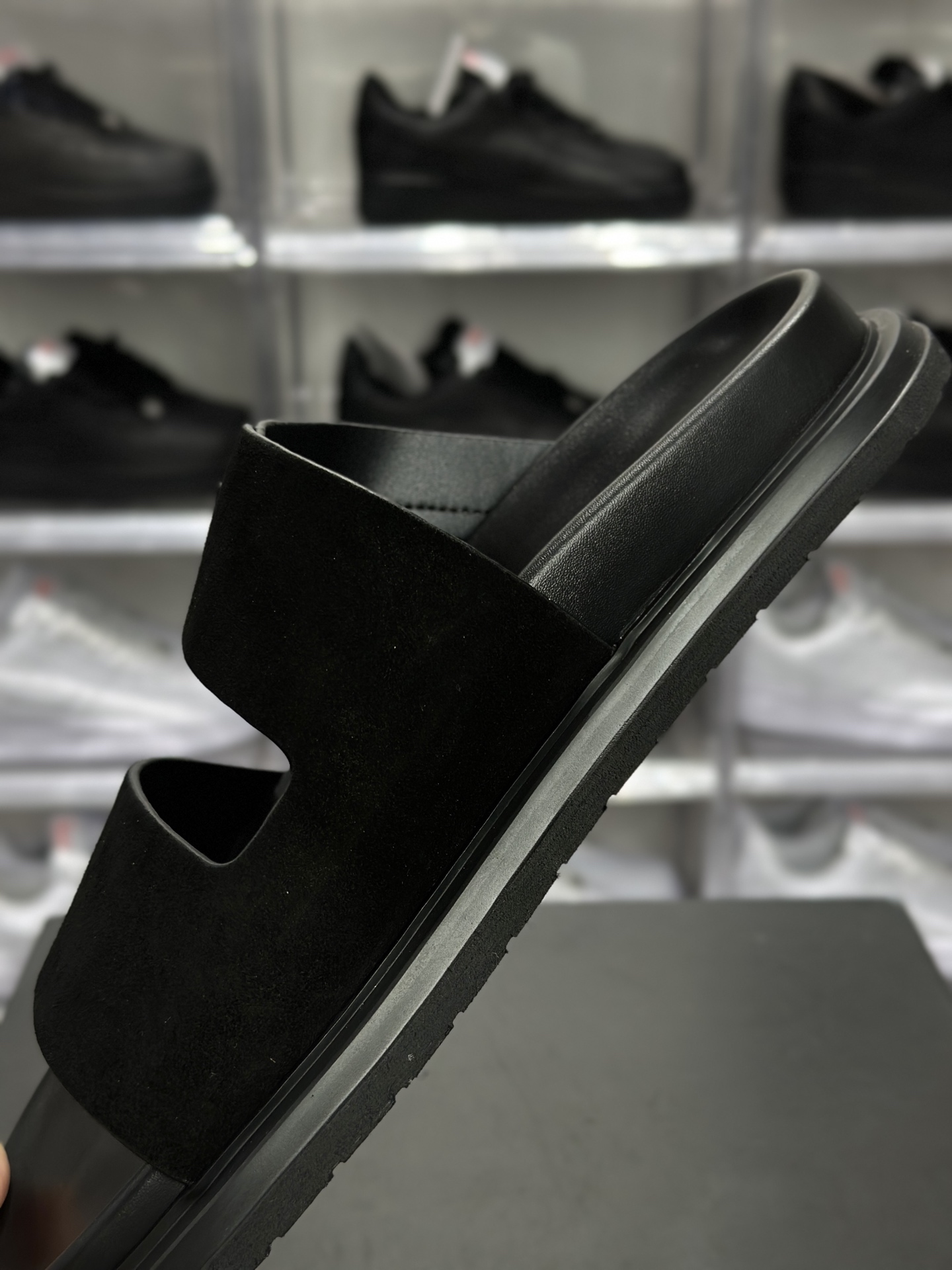 Dior 迪奥 金属扣一字拖 黑色-Top High Quatity Cheap Sneakers Fashion Clothing Clothes Bags handbags Shoes of all Brand wholesale With The best Quality And Beautiful Price from China Factory Chinese suppliers wholesaler seller Dior 迪奥 金属扣一字拖 黑色