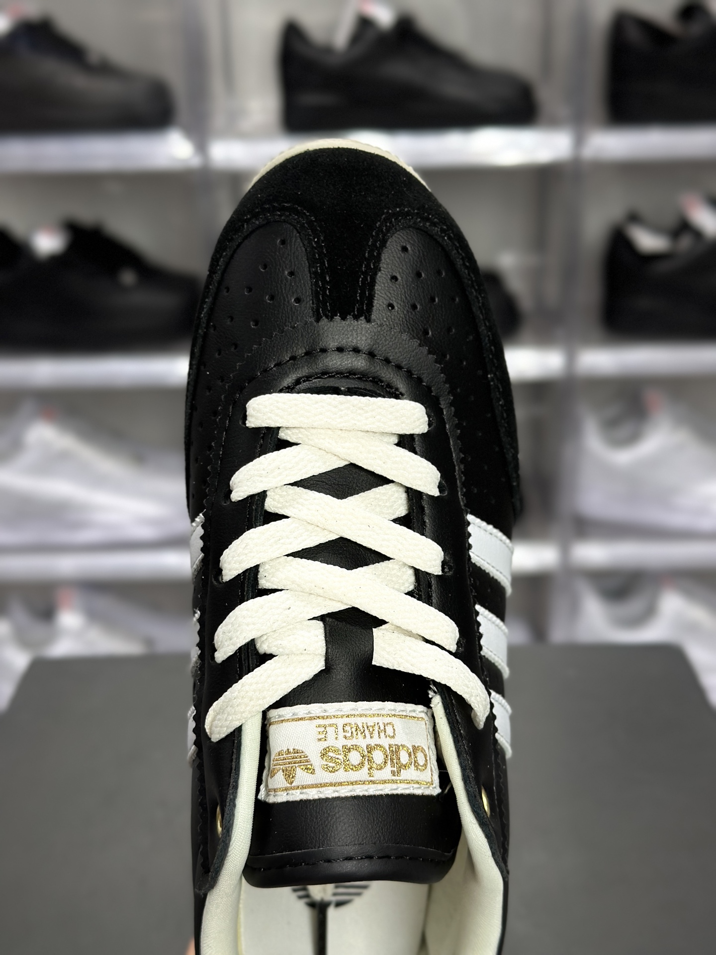 adidas Originals CHANGLE(三叶草系列)复古德训鞋 KJ3960 是一双自带美式复古氛围的休闲板鞋-Top High Quatity Cheap Sneakers Fashion Clothing Clothes Bags handbags Shoes of all Brand wholesale With The best Quality And Beautiful Price from China Factory Chinese suppliers wholesaler seller adidas Originals CHANGLE(三叶草系列)复古德训鞋 KJ3960 是一双自带美式复古氛围的休闲板鞋