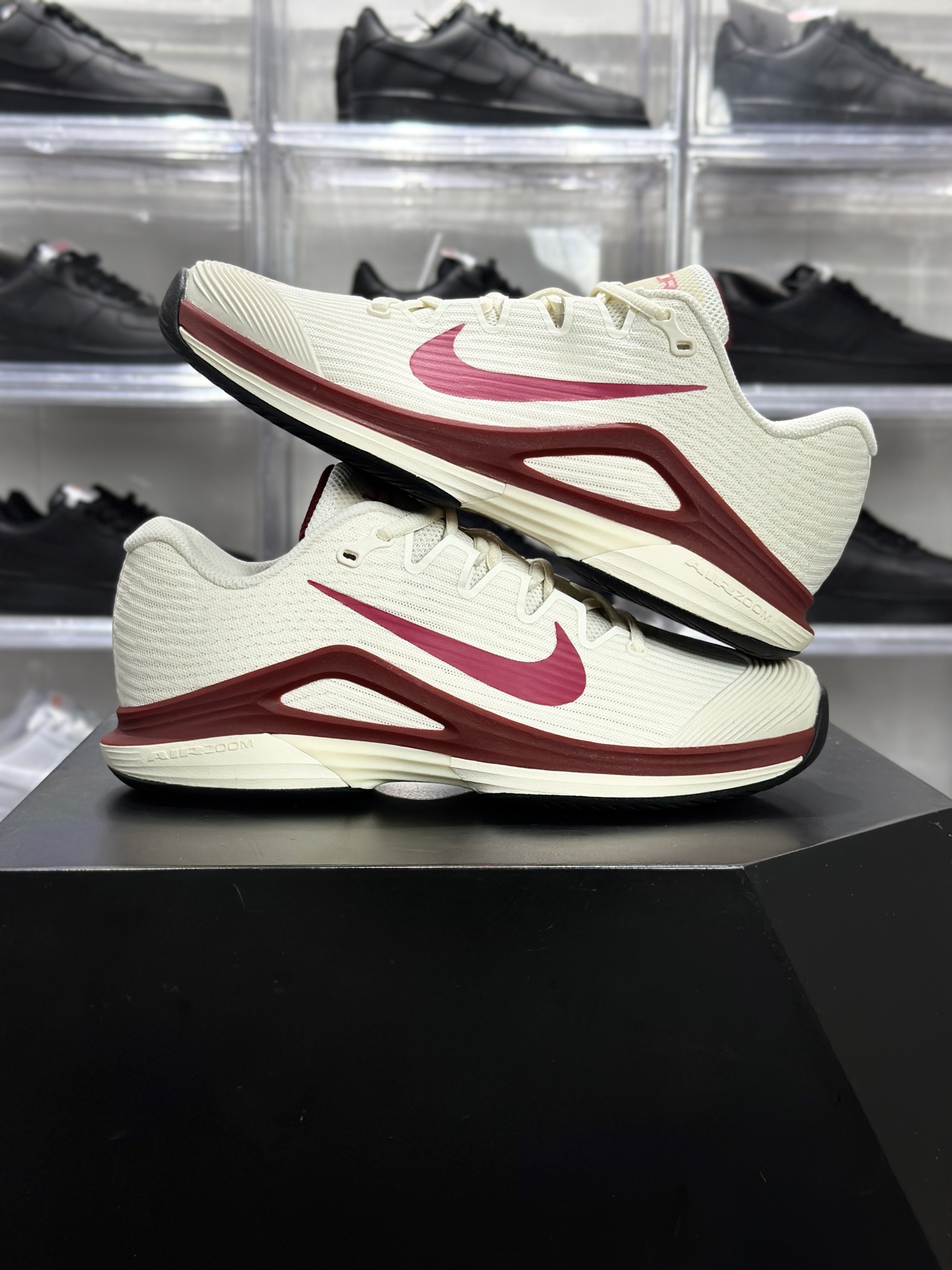 权威实拍 LHS626667 新货耐克 Nike Zoom Vapor 12 网球鞋米白 酒红 FV5554-104