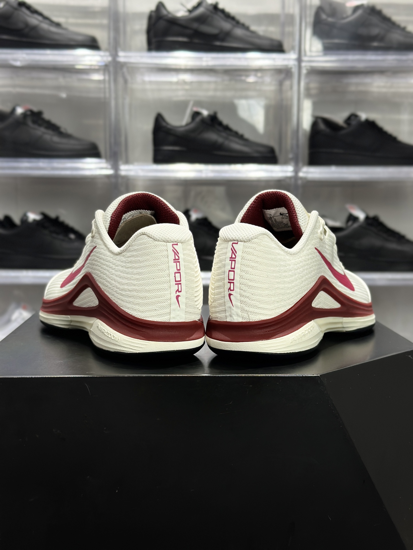 权威实拍 LHS626667 新货耐克 Nike Zoom Vapor 12 网球鞋米白 酒红 FV5554-104