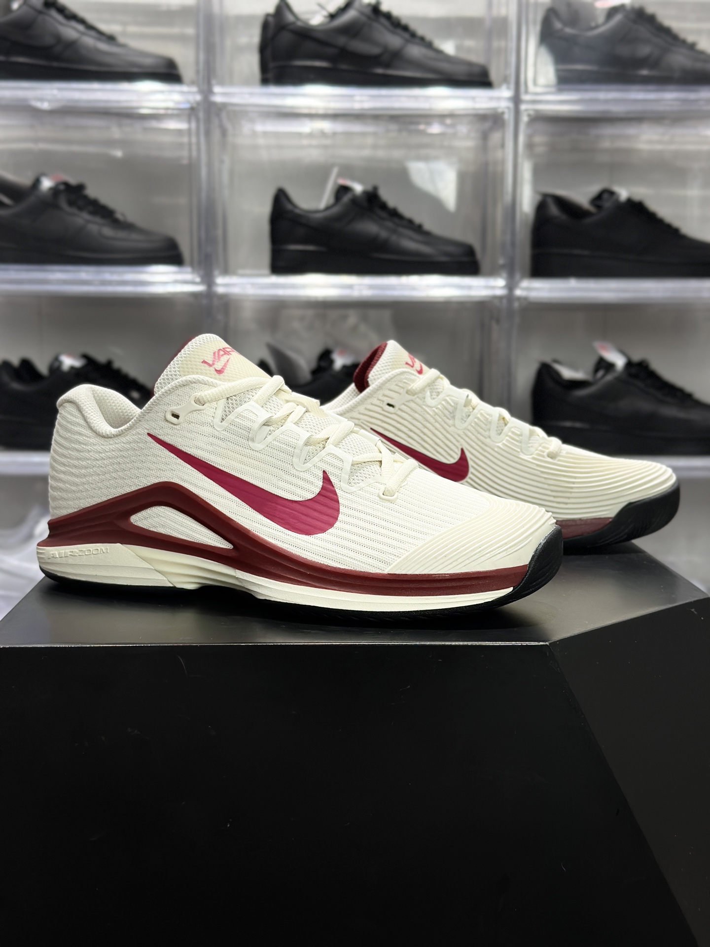 权威实拍 LHS626667 新货耐克 Nike Zoom Vapor 12 网球鞋米白 酒红 FV5554-104