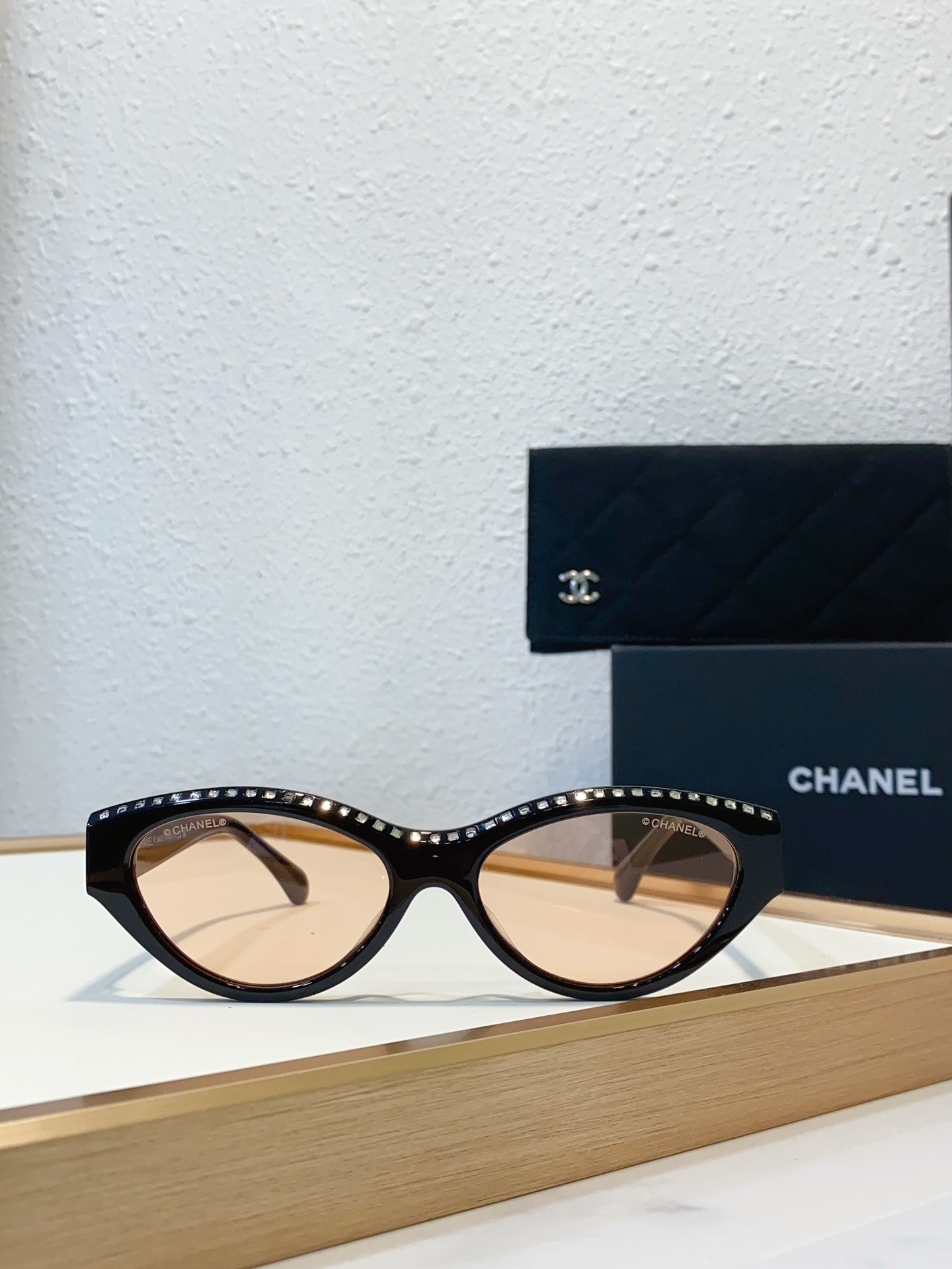 NO:242219,MODELCH9164B Full of handmade Swarovski diamonds show elegance SIZE:55-mouth 17-glasses sunglasses, glasses, swarovski19860909MODELCH9164B 满满的手工施华洛世奇钻 彰显典雅 SIZE:55口17- 眼镜墨镜太阳镜,眼镜,swarovski,glasses