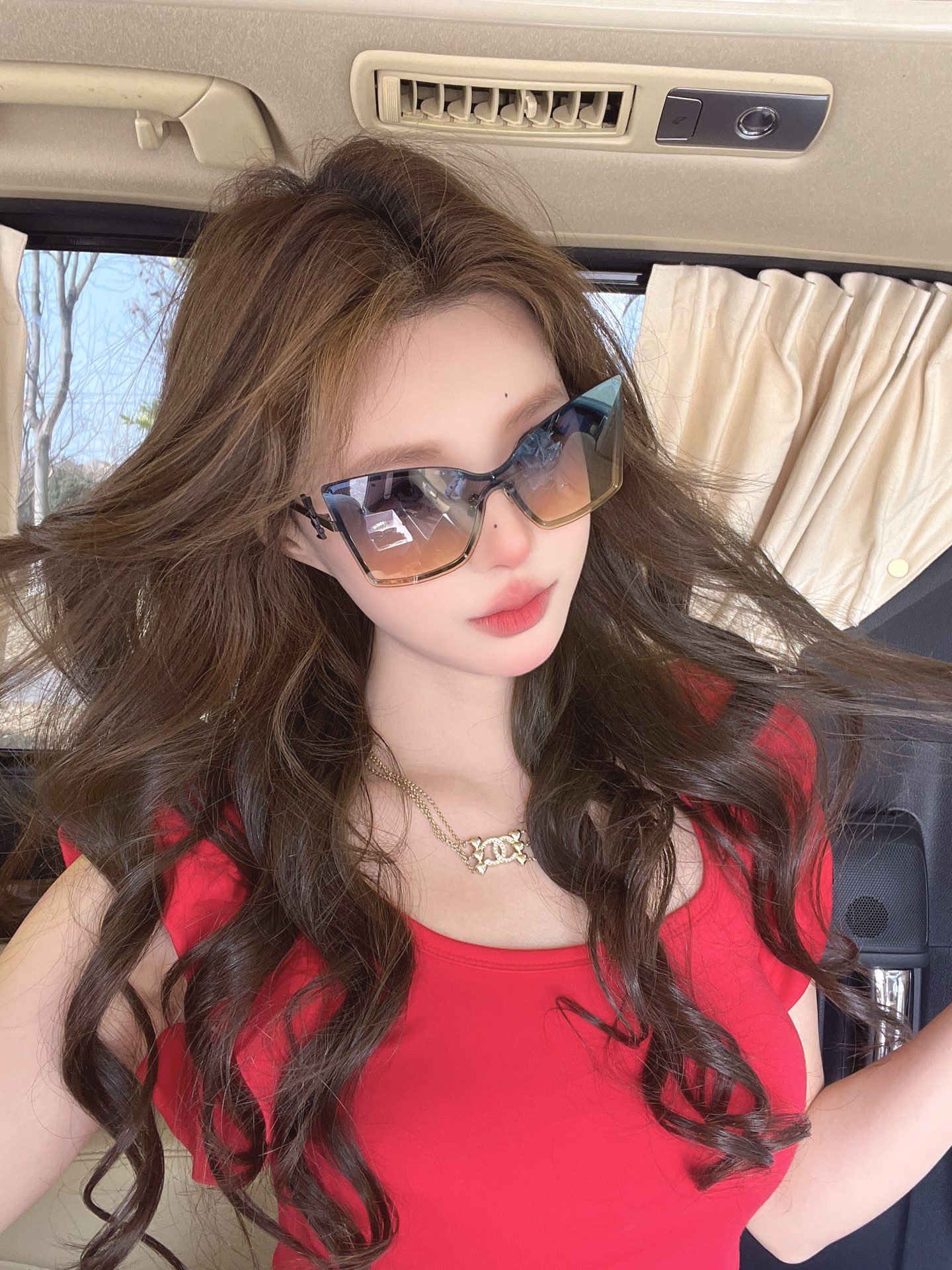 ☀Ysl潮人排队〰️  🕶️SL M121F 2025上新咯
凹造型绝了 炫酷大猫眼🐱
Size：53-