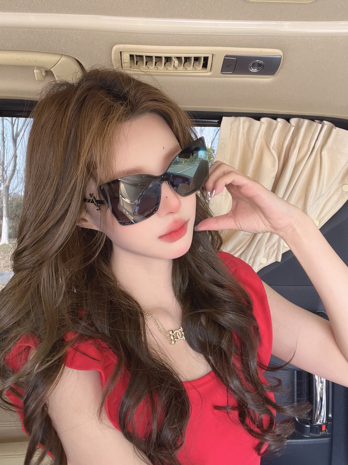 ☀Ysl潮人排队〰️  🕶️SL M121F 2025上新咯
凹造型绝了 炫酷大猫眼🐱
Size：53-