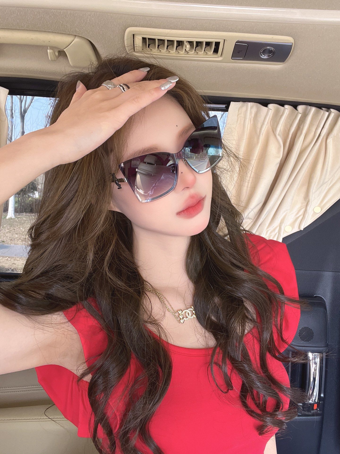 ☀Ysl潮人排队〰️  🕶️SL M121F 2025上新咯
凹造型绝了 炫酷大猫眼🐱
Size：53-