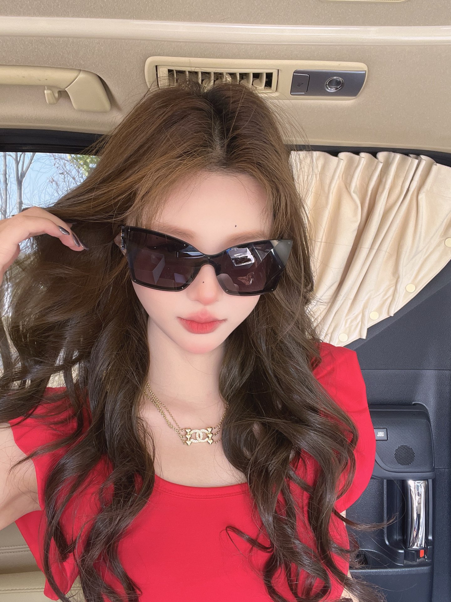 ☀Ysl潮人排队〰️  🕶️SL M121F 2025上新咯
凹造型绝了 炫酷大猫眼🐱
Size：53-